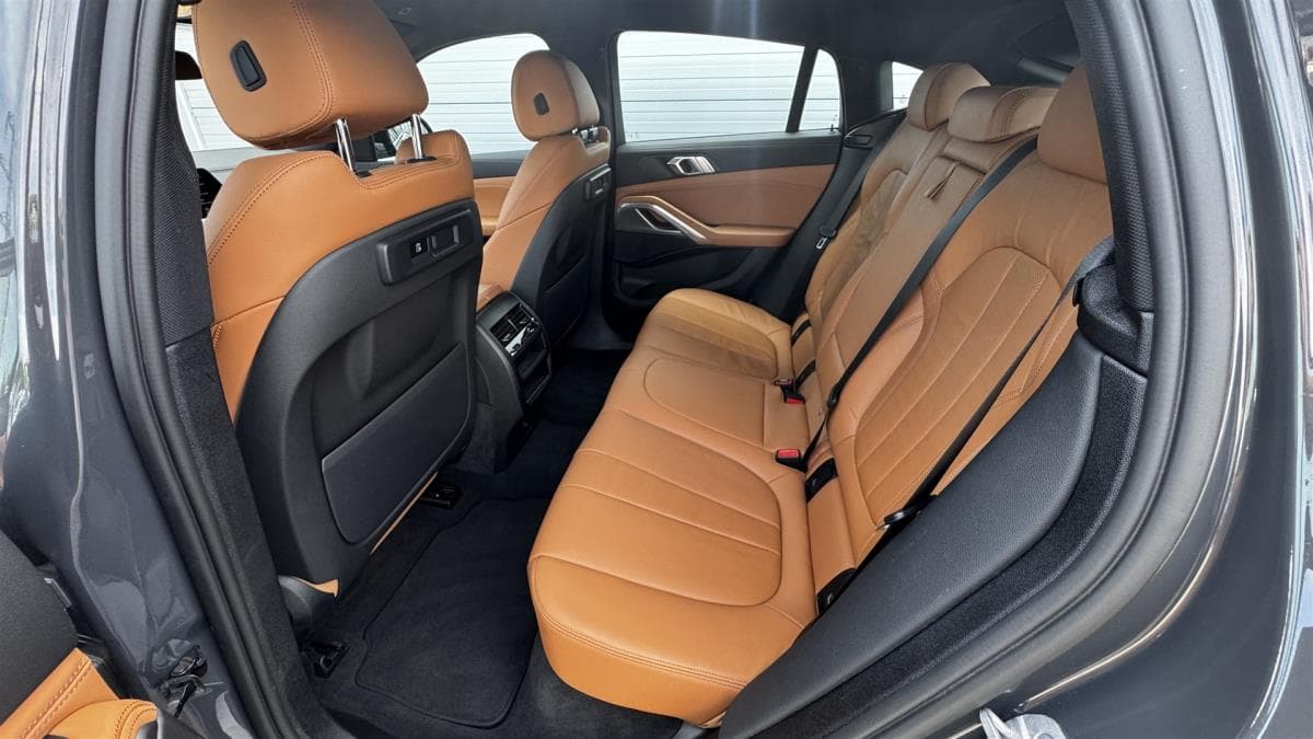 2021 BMW X6 - 9