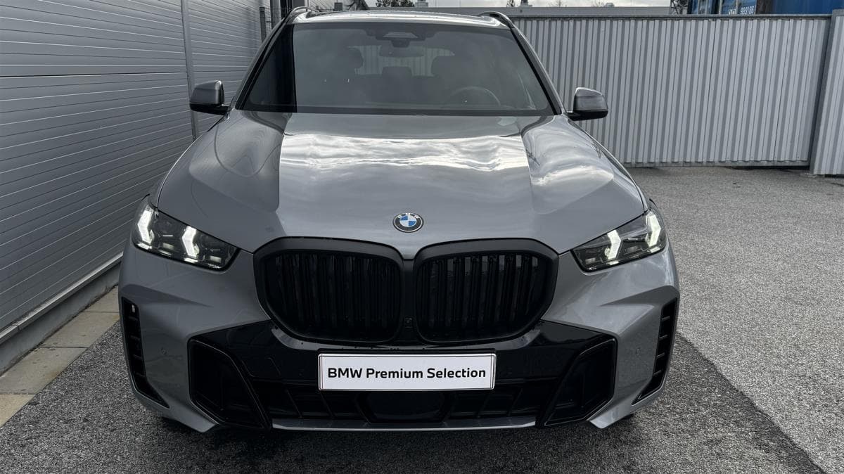 2025 BMW X5 - 7