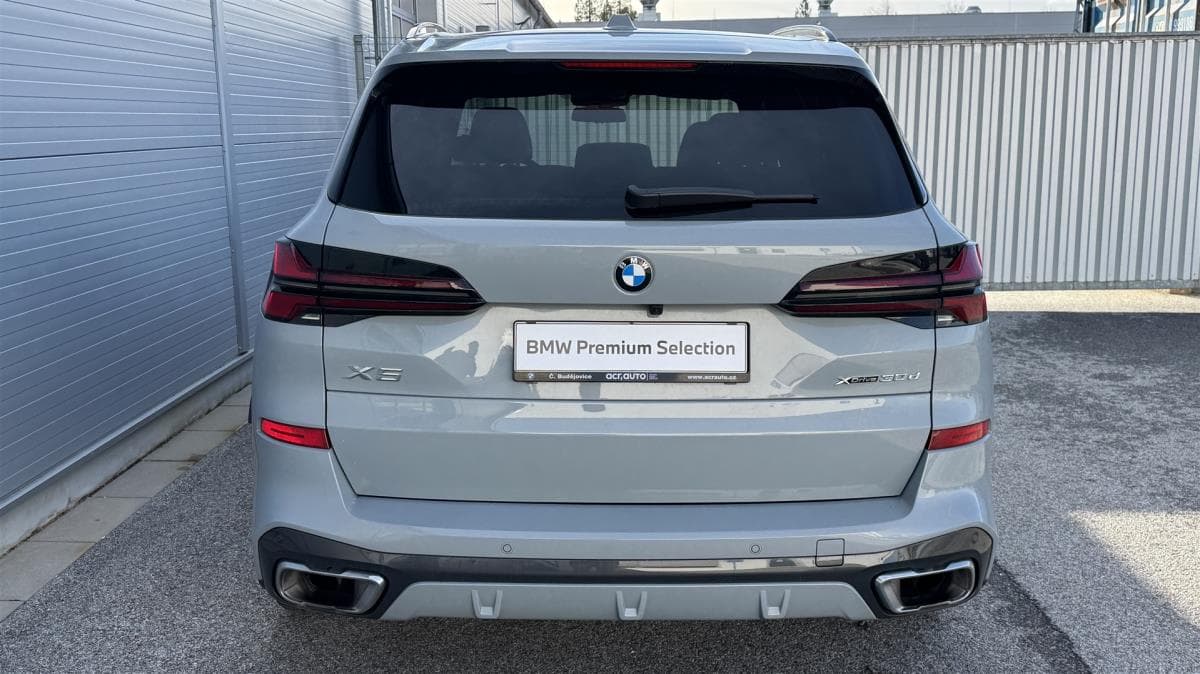 2025 BMW X5 - 7