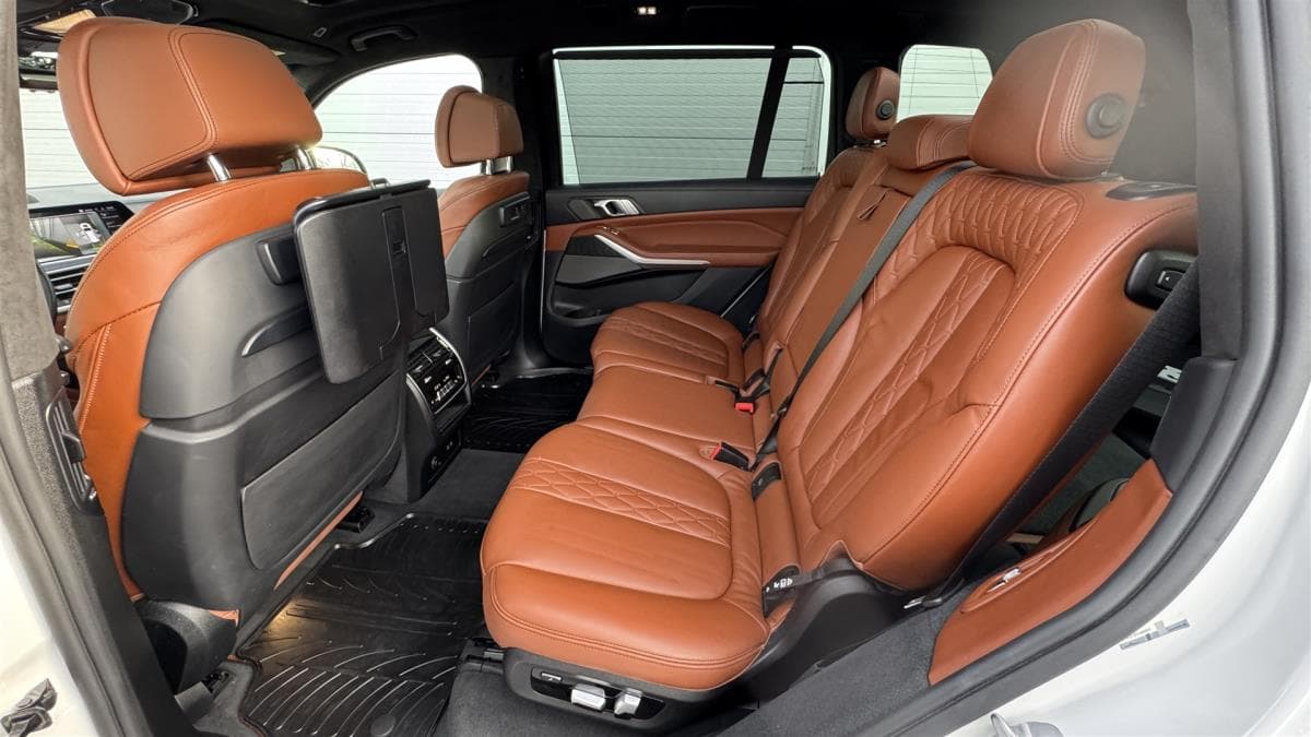 2021 BMW X7 - 10