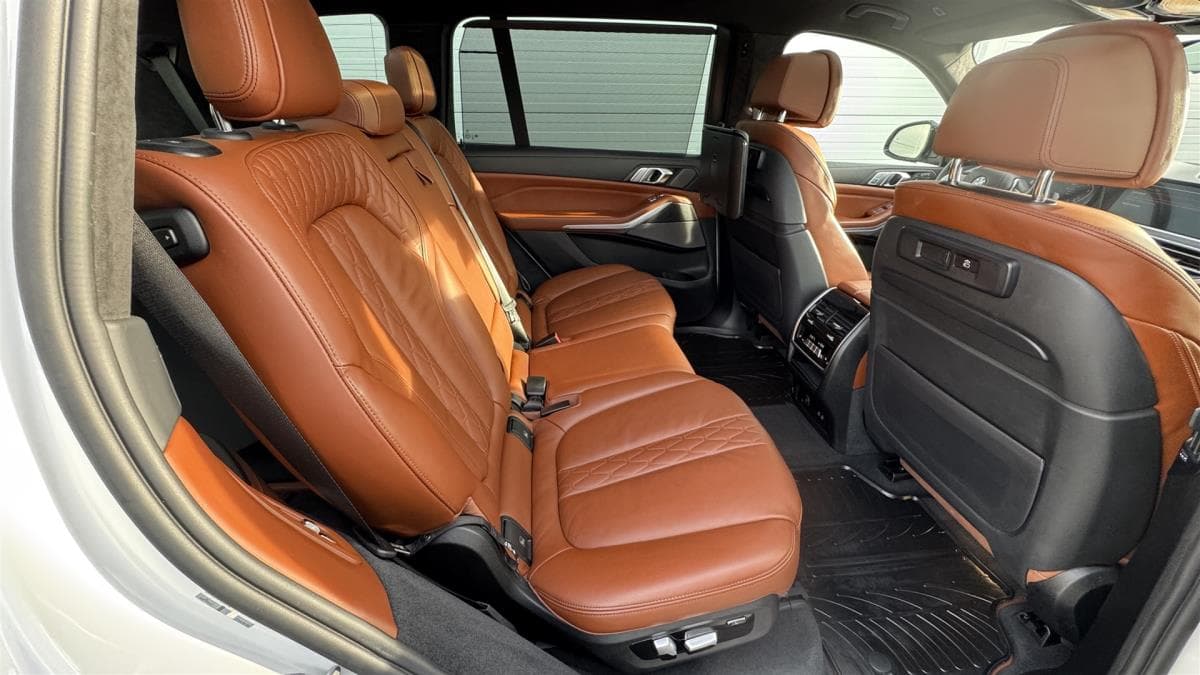 2021 BMW X7 - 11