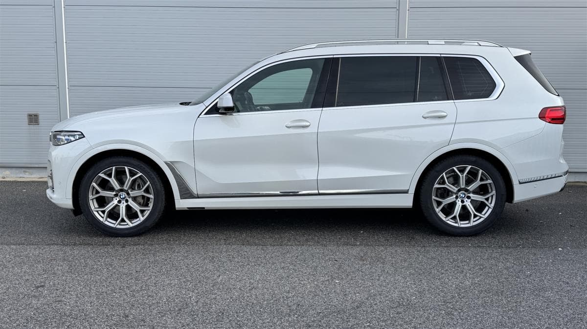2021 BMW X7 - 3