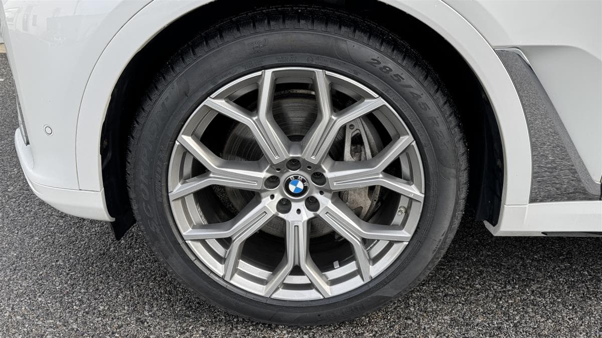 2021 BMW X7 - 6