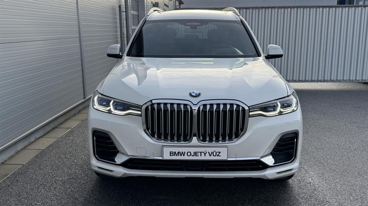 2021 BMW X7 - 7