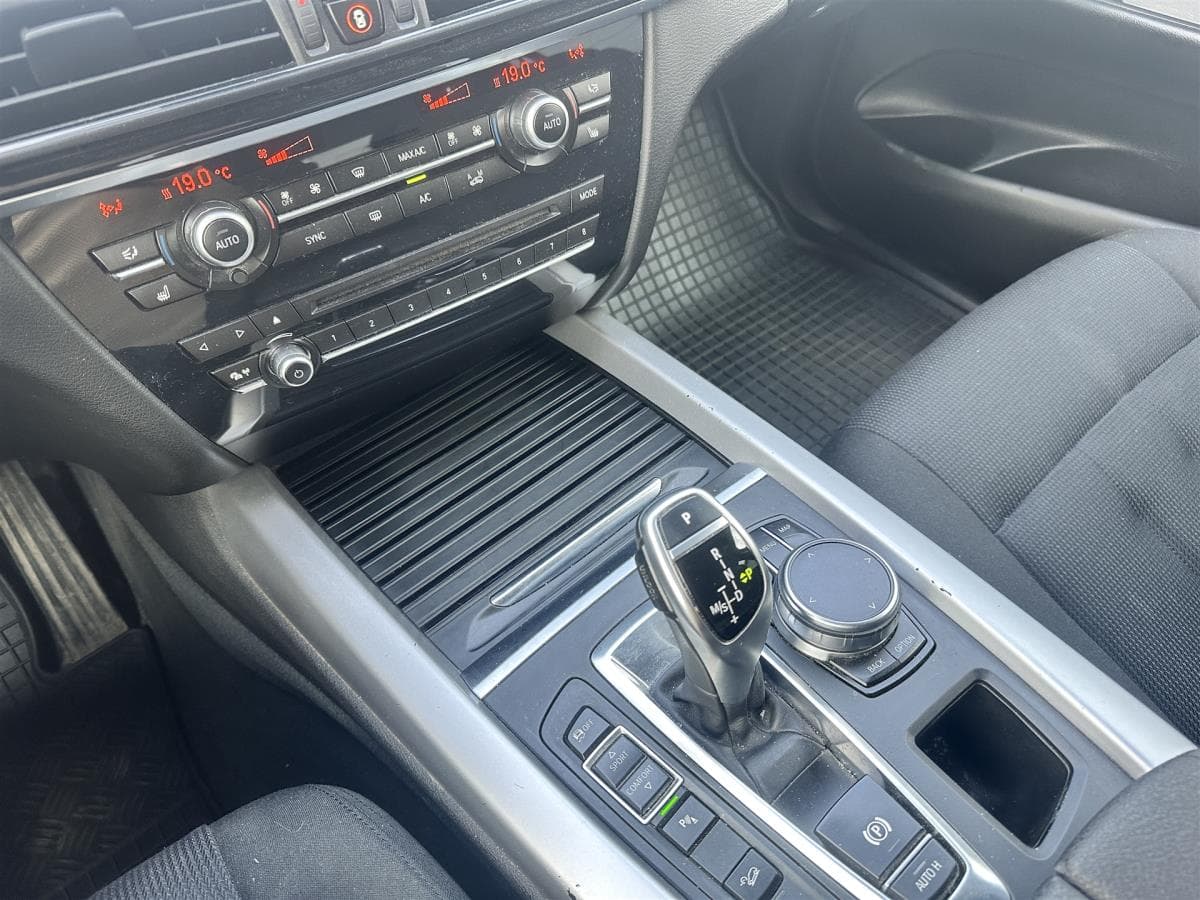 2017 BMW X5 - 10