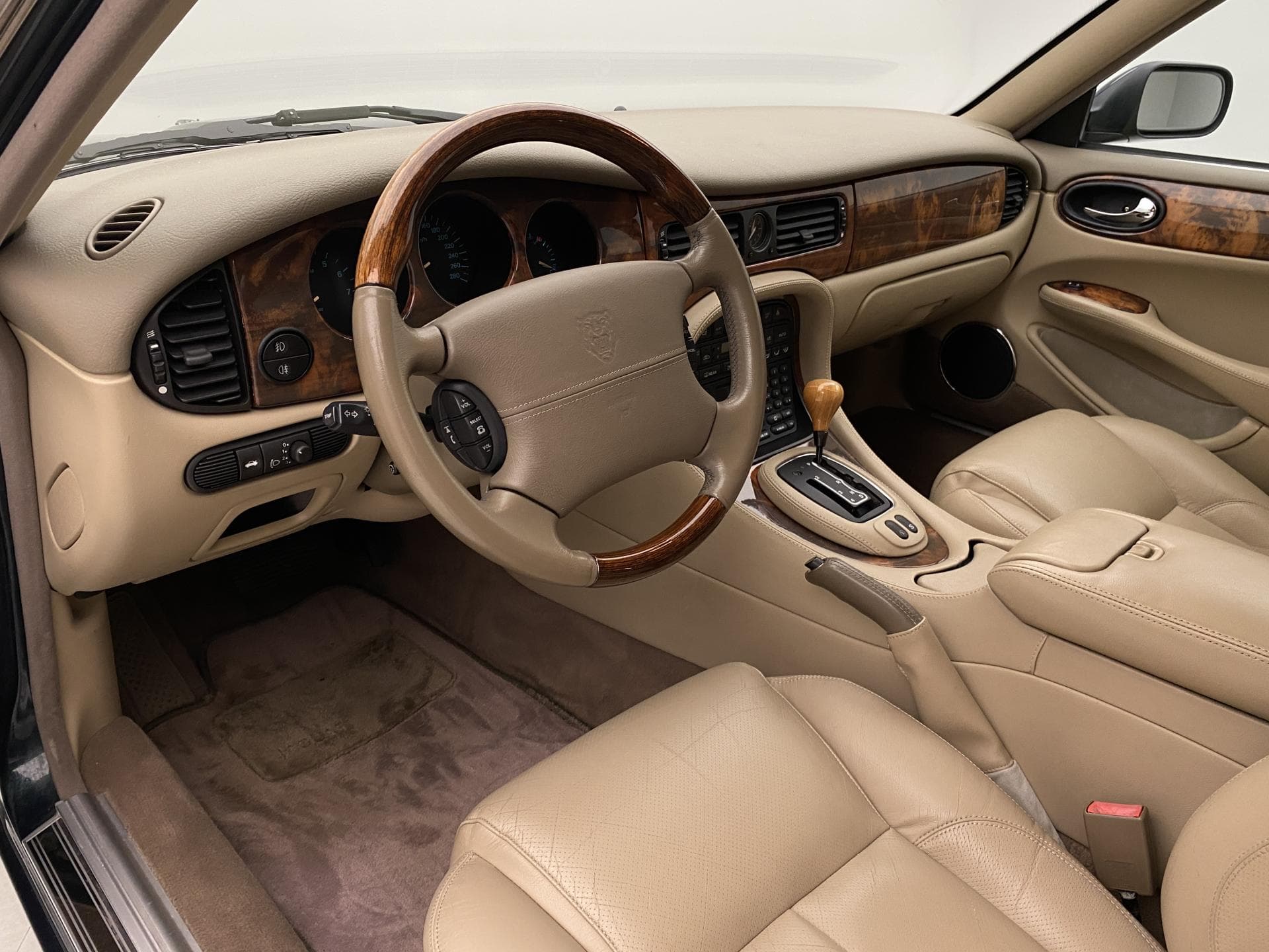 2001 Jaguar XJ - 4