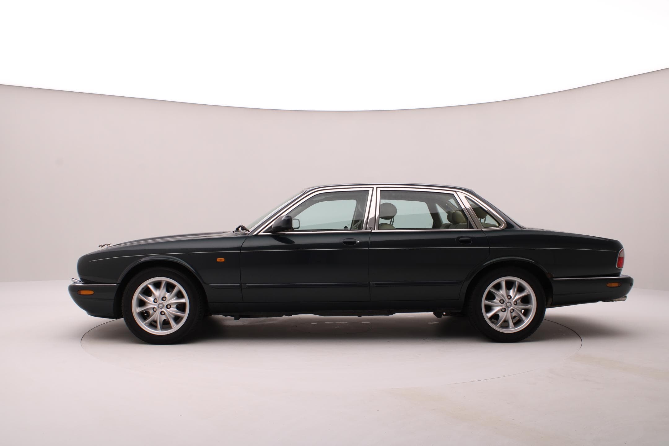 2001 Jaguar XJ - 9