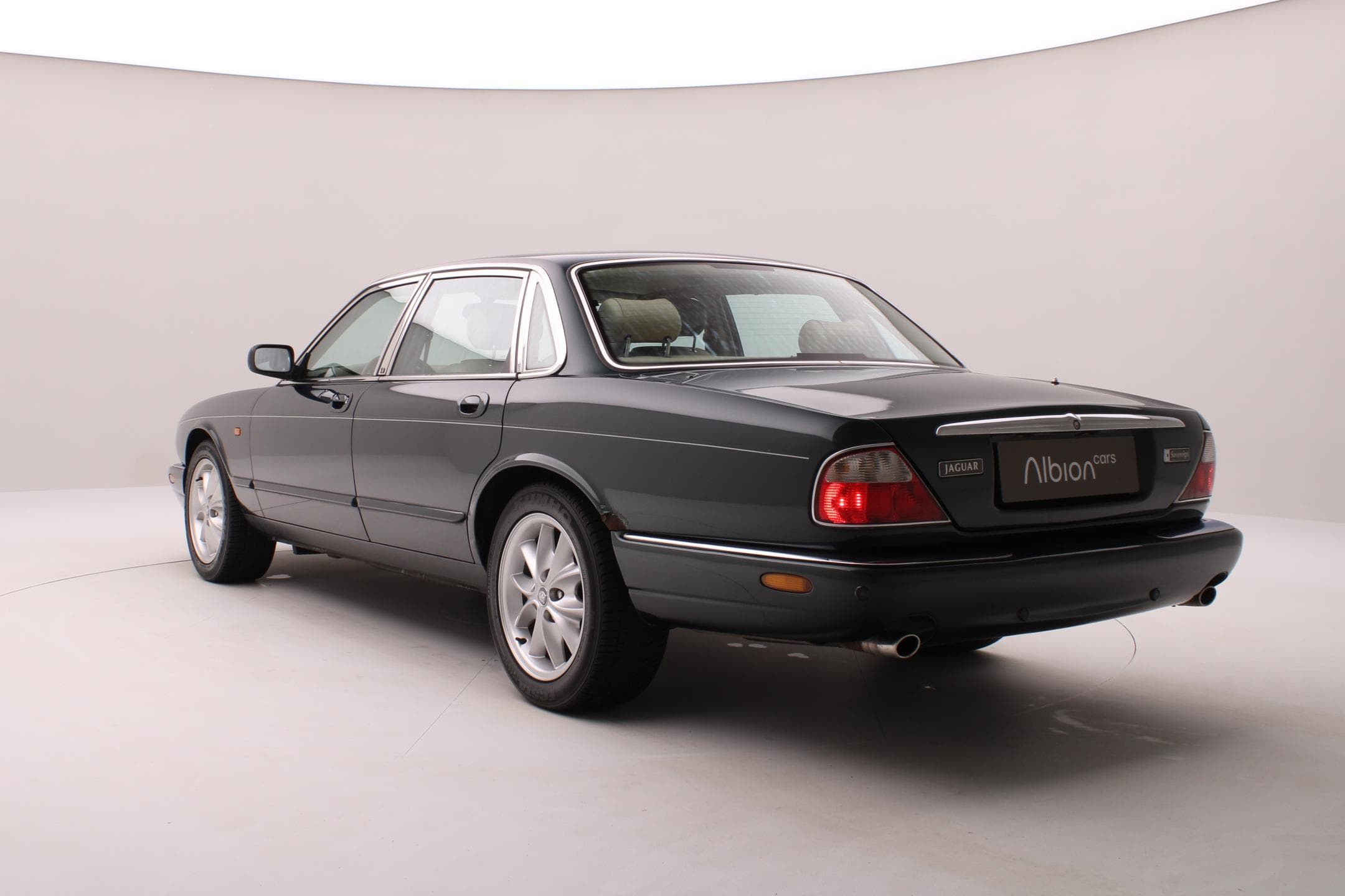 2001 Jaguar XJ - 10