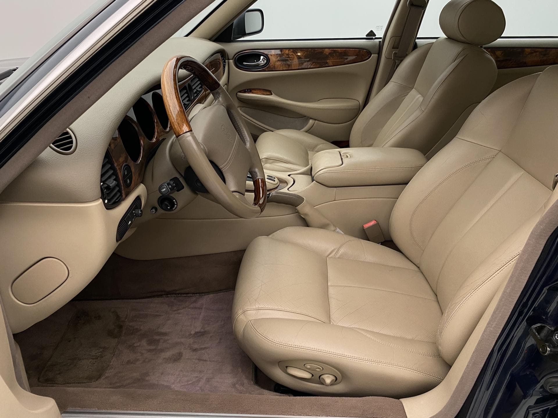 2001 Jaguar XJ - 3