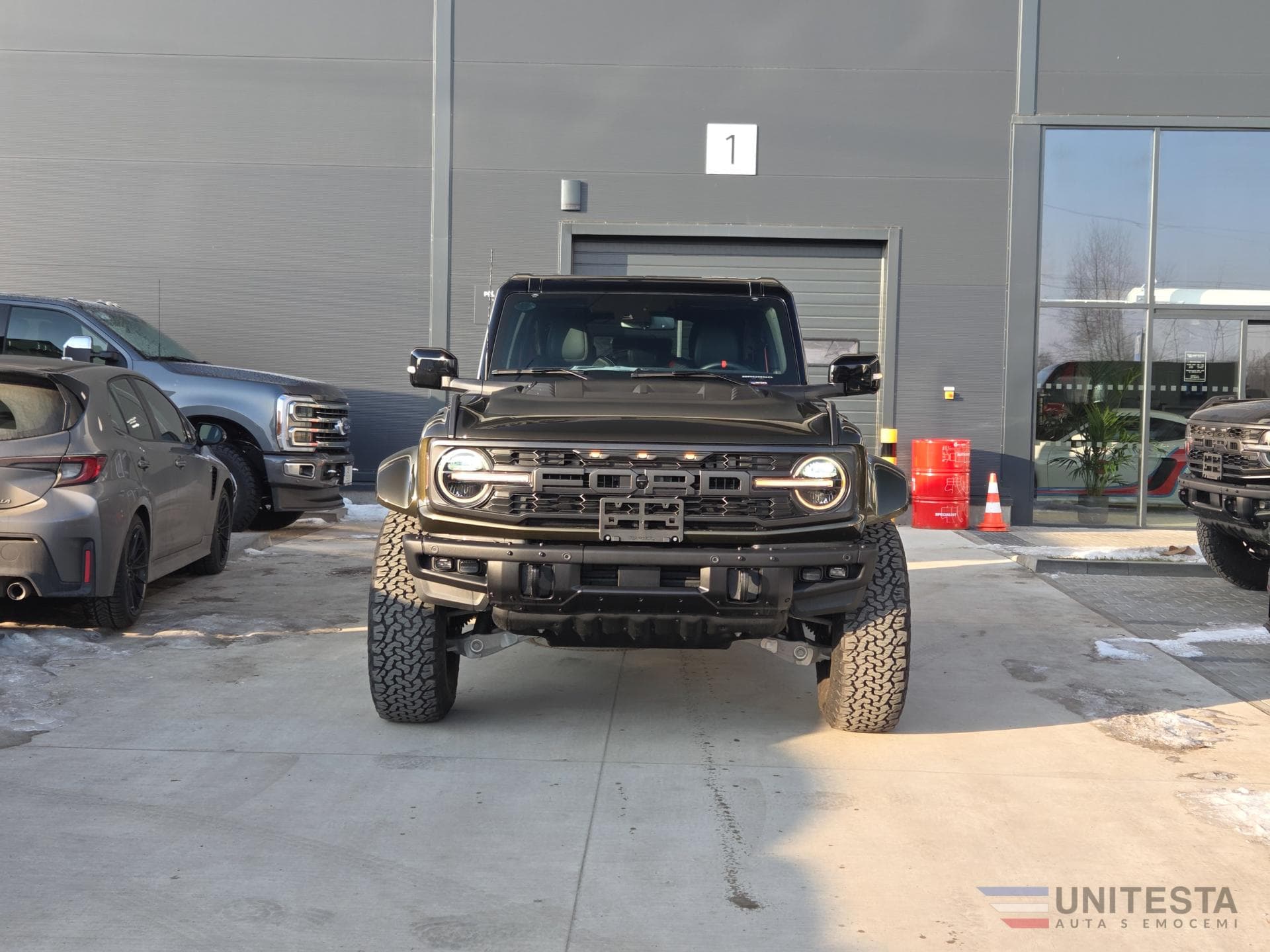 Ford BRONCO - 2
