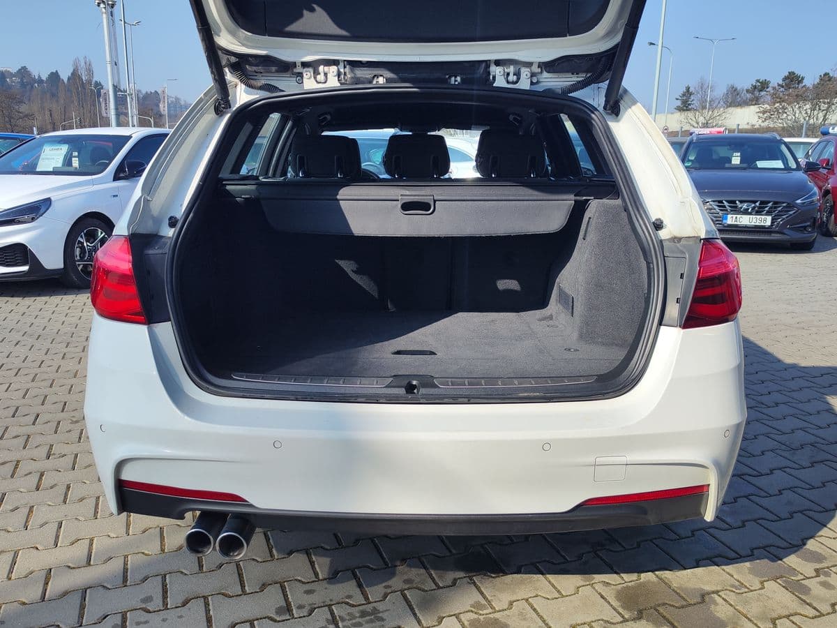 2017 BMW 3-Series - 9