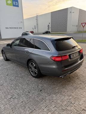 Mercedes-Benz E-Class - 6