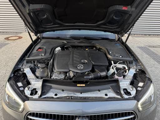 Mercedes-Benz E-Class - 9