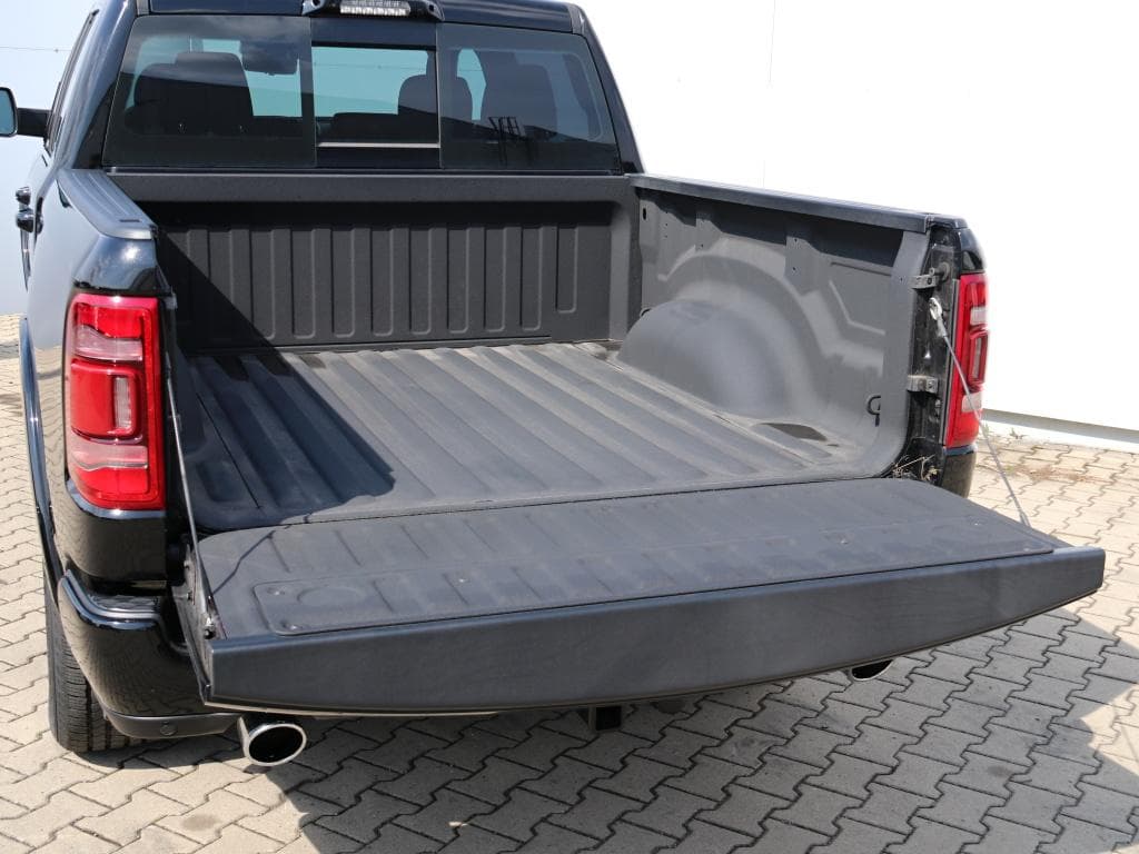 Dodge RAM - 8