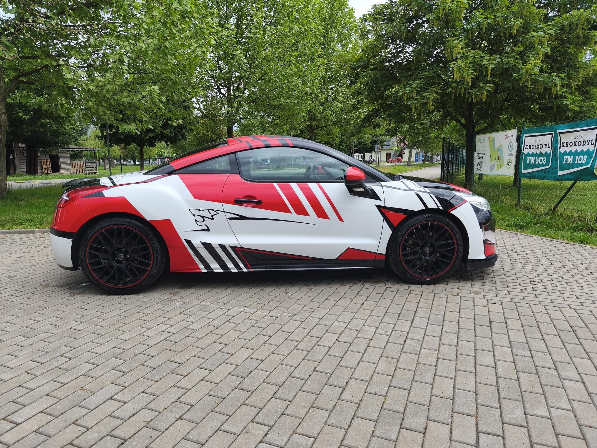 2011 Peugeot RCZ - 12