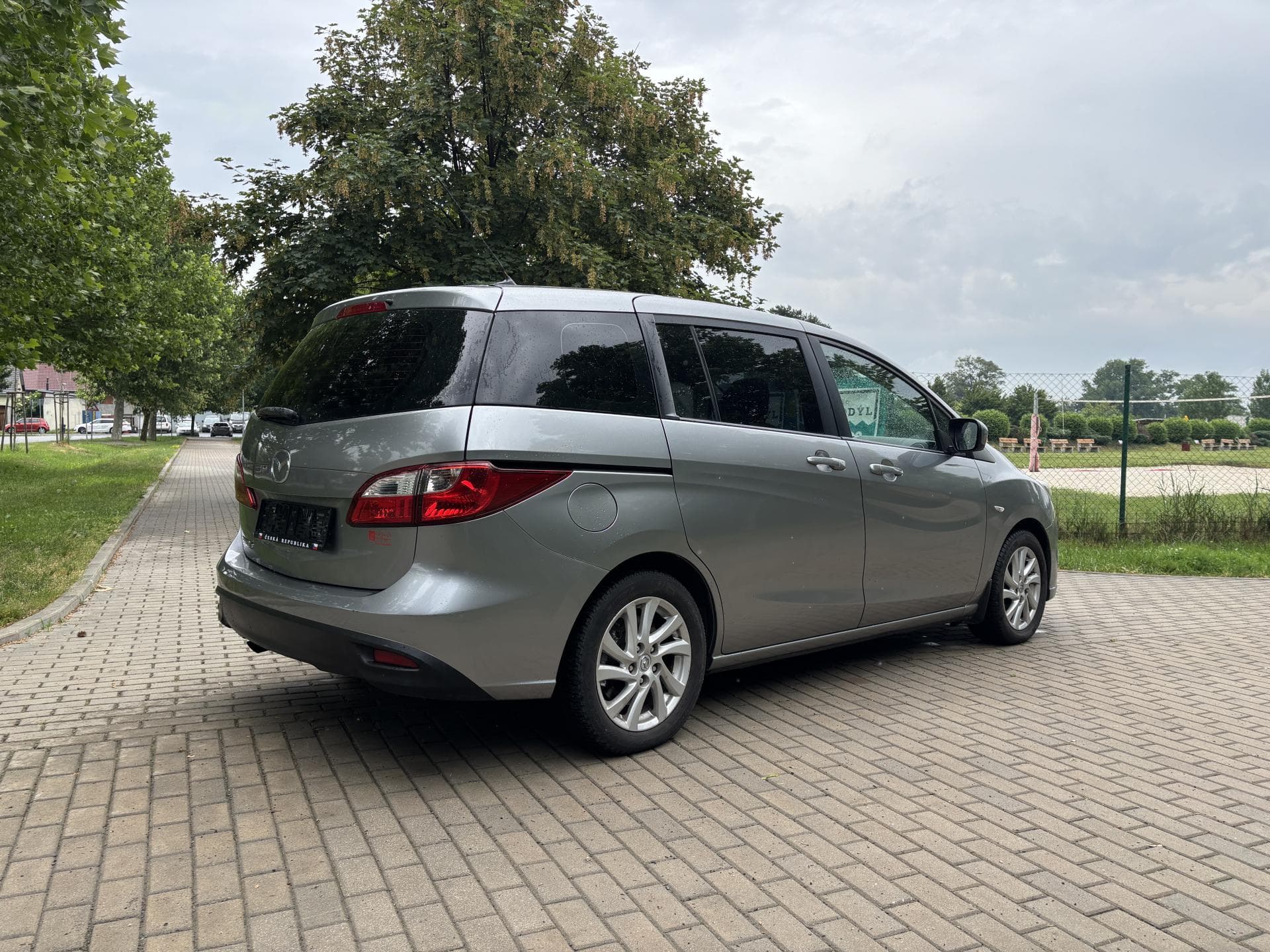 2011 Mazda 5 - 10