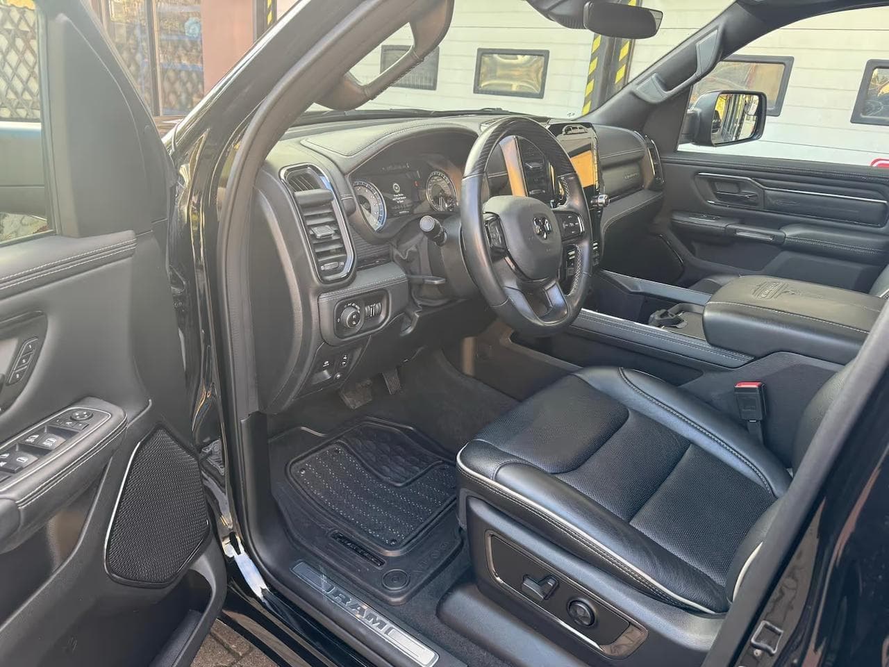 RAM 1500 - 4