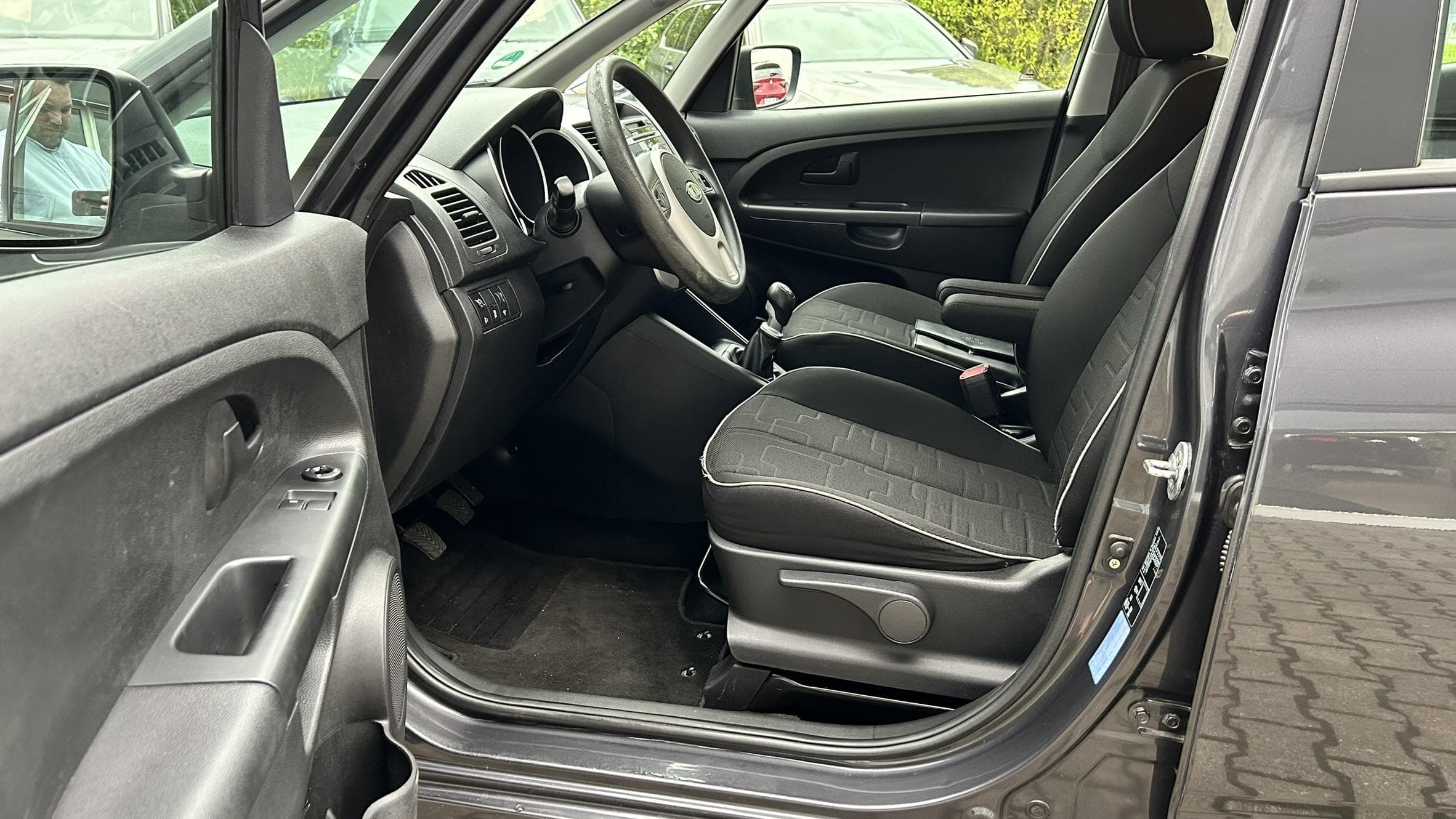 2012 Kia VENGA - 11