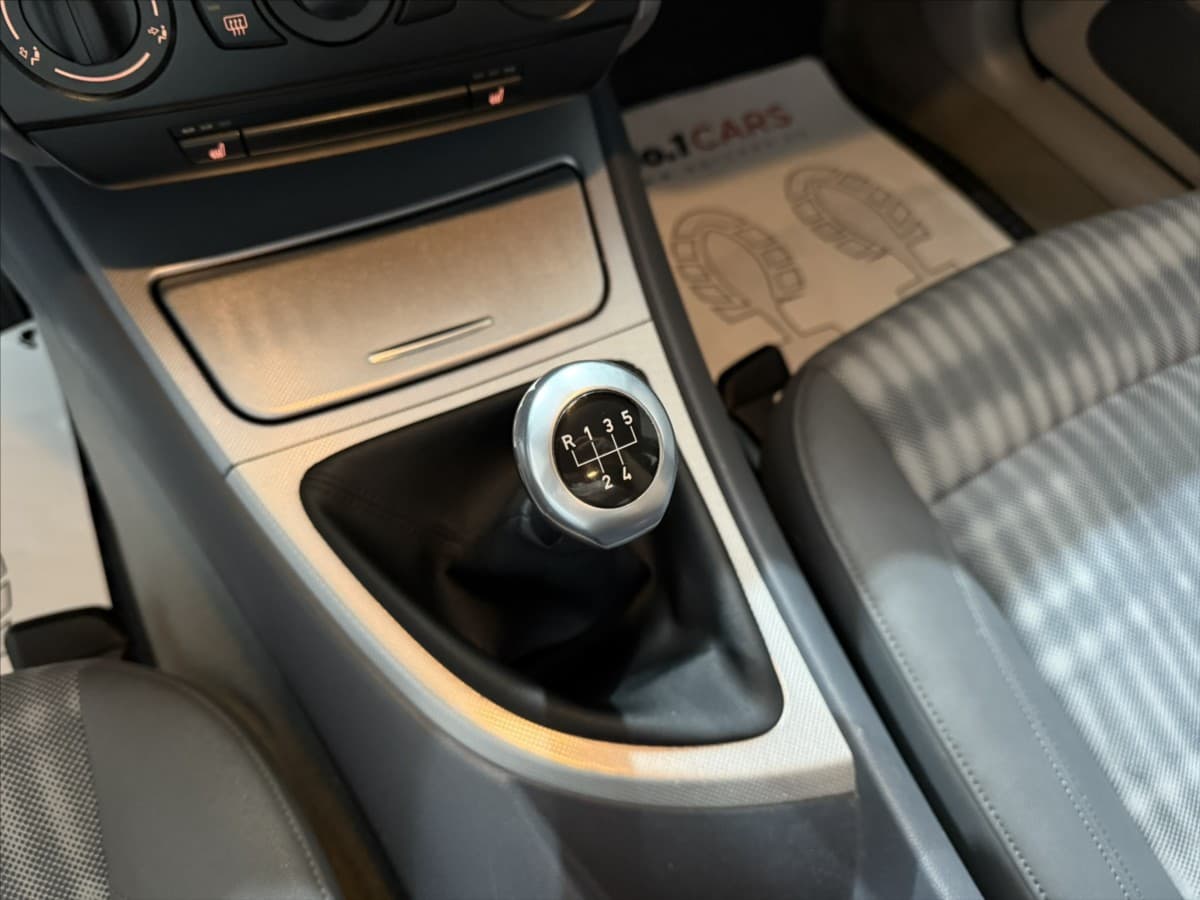 2005 BMW 1-Series - 11