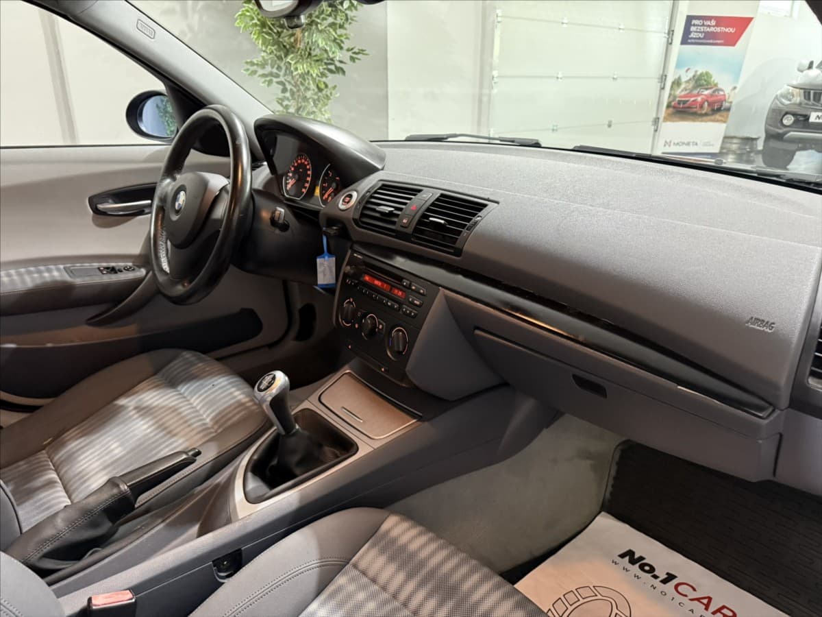 2005 BMW 1-Series - 12