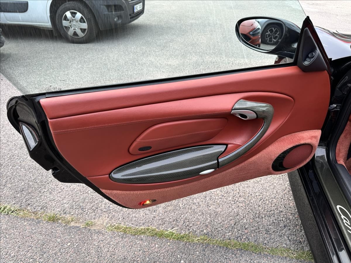2004 Porsche 911 - 11