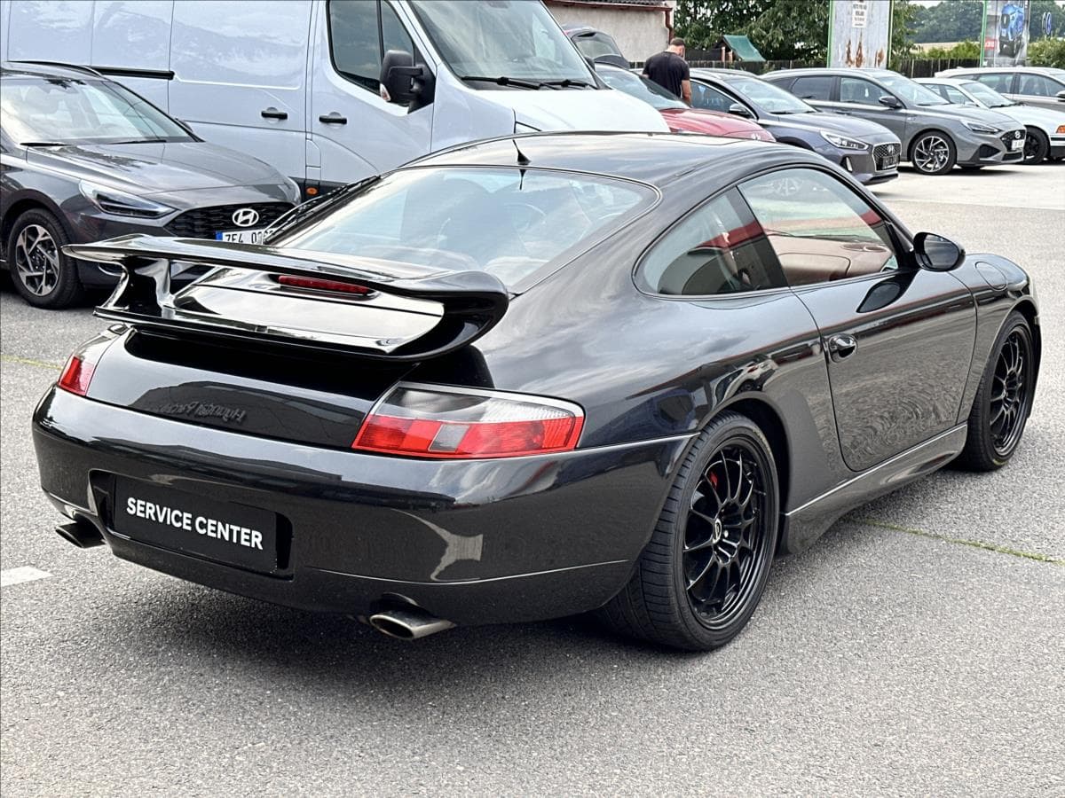 2004 Porsche 911 - 4