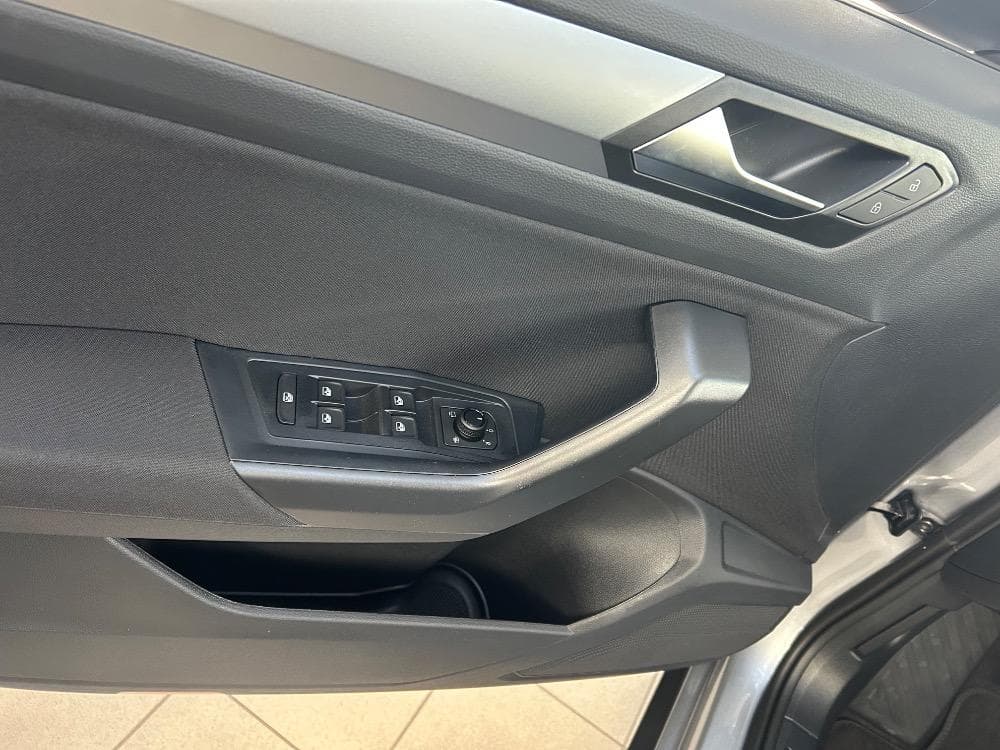 Volkswagen T-Roc - 11