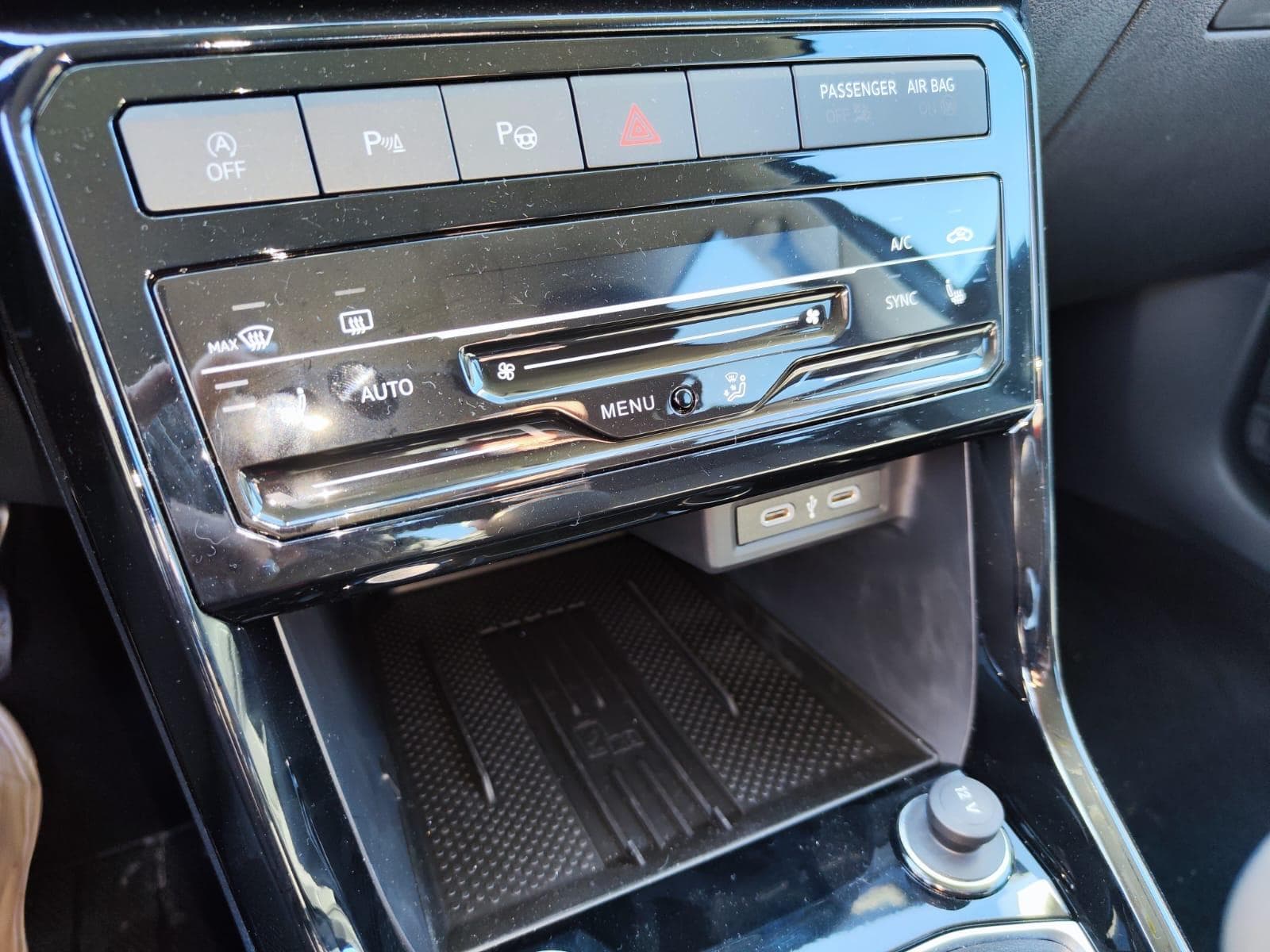 Volkswagen T-Cross - 12