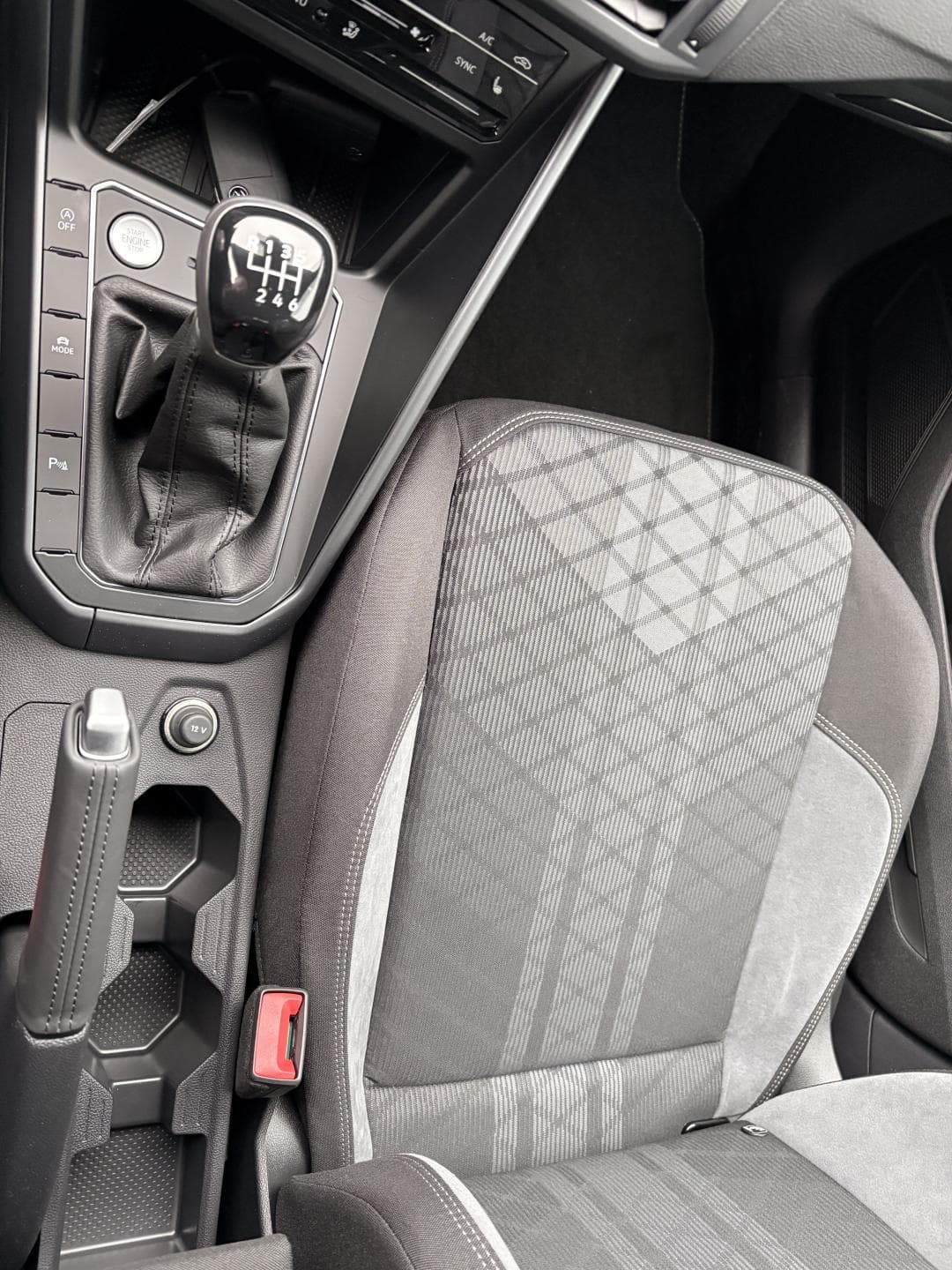 Volkswagen Taigo - 12