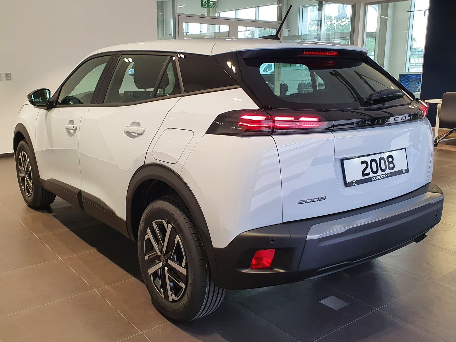 Peugeot 2008 - 4