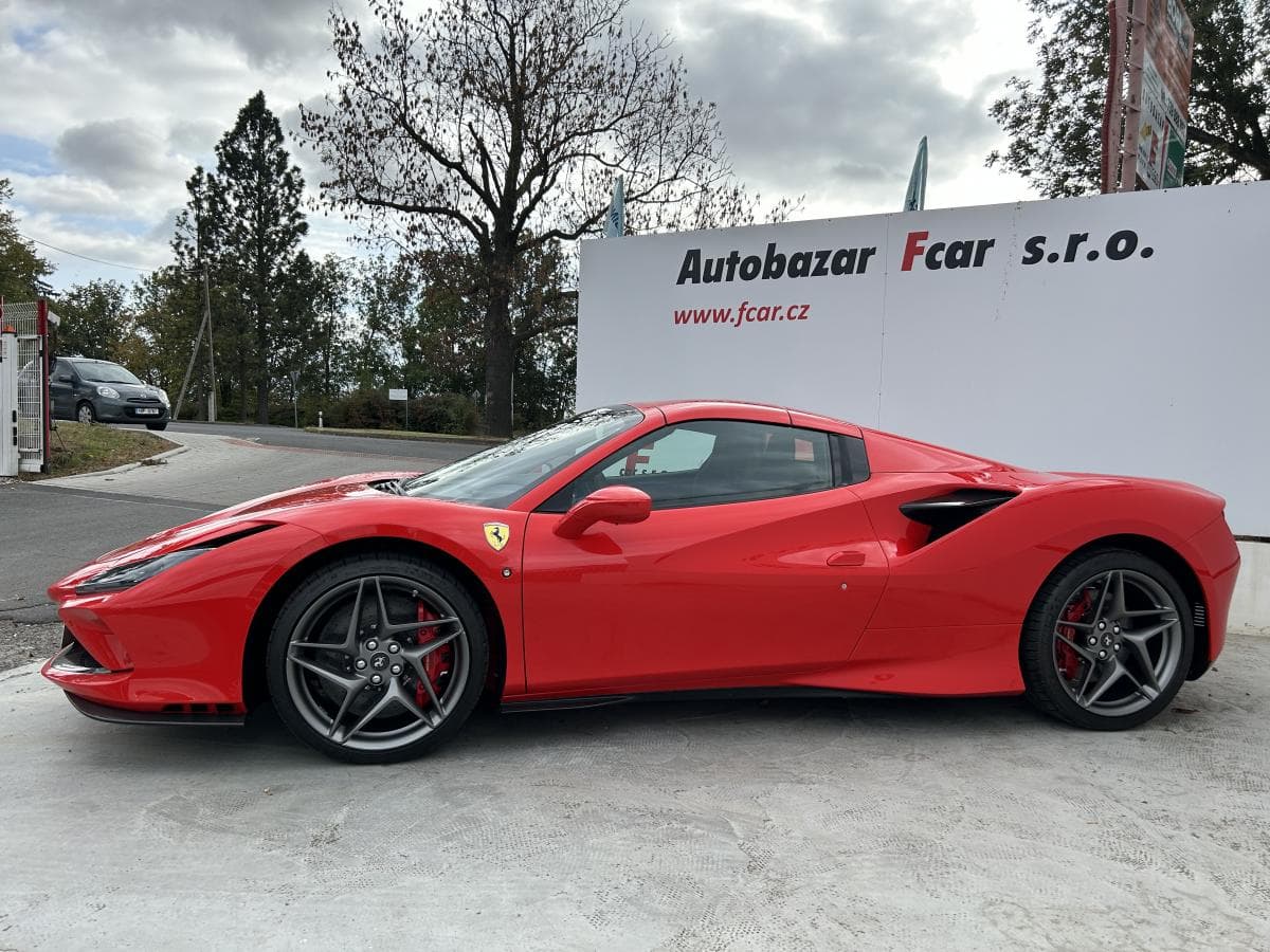 Ferrari F8 - 4