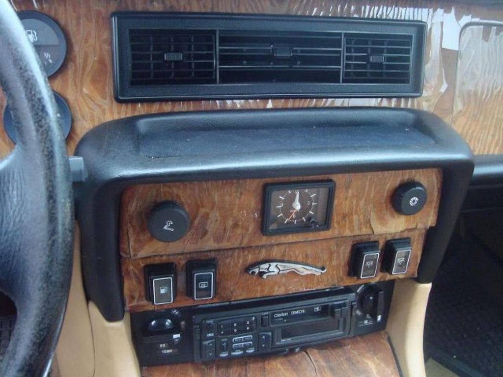 Jaguar XJ - 8