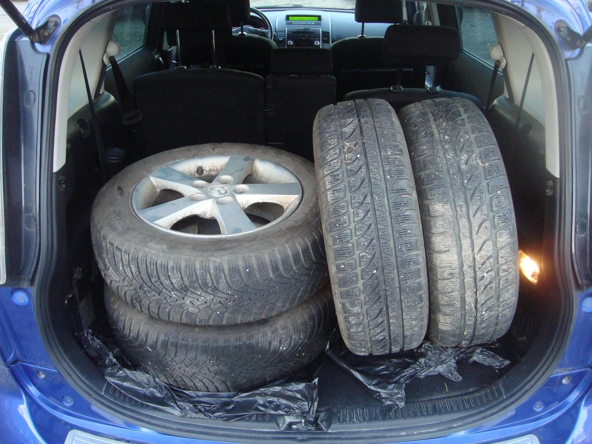 Mazda 5 - 6