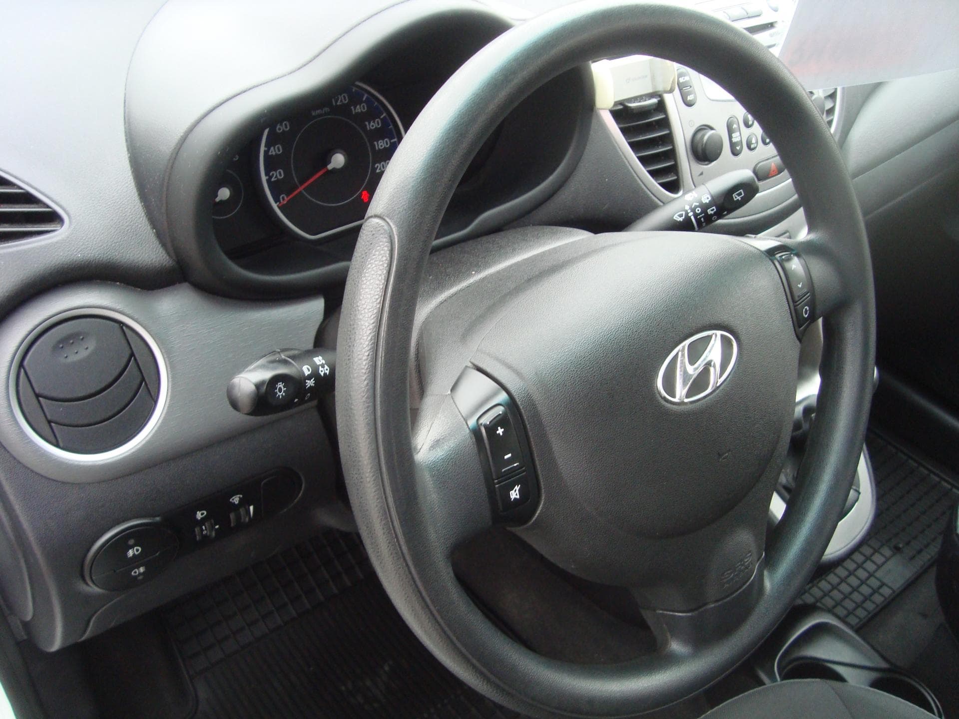 Hyundai i10 - 12