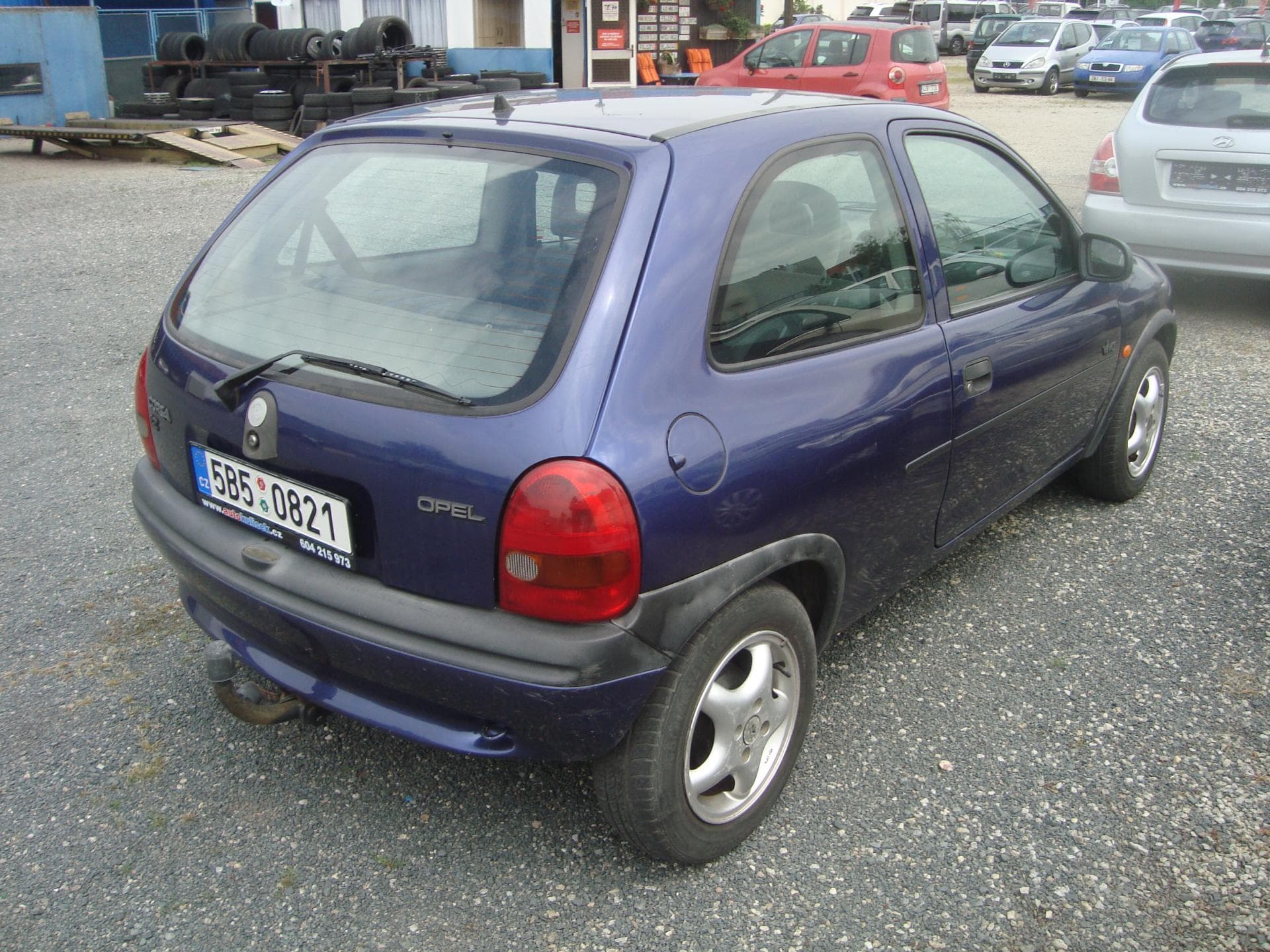 Opel CORSA - 3