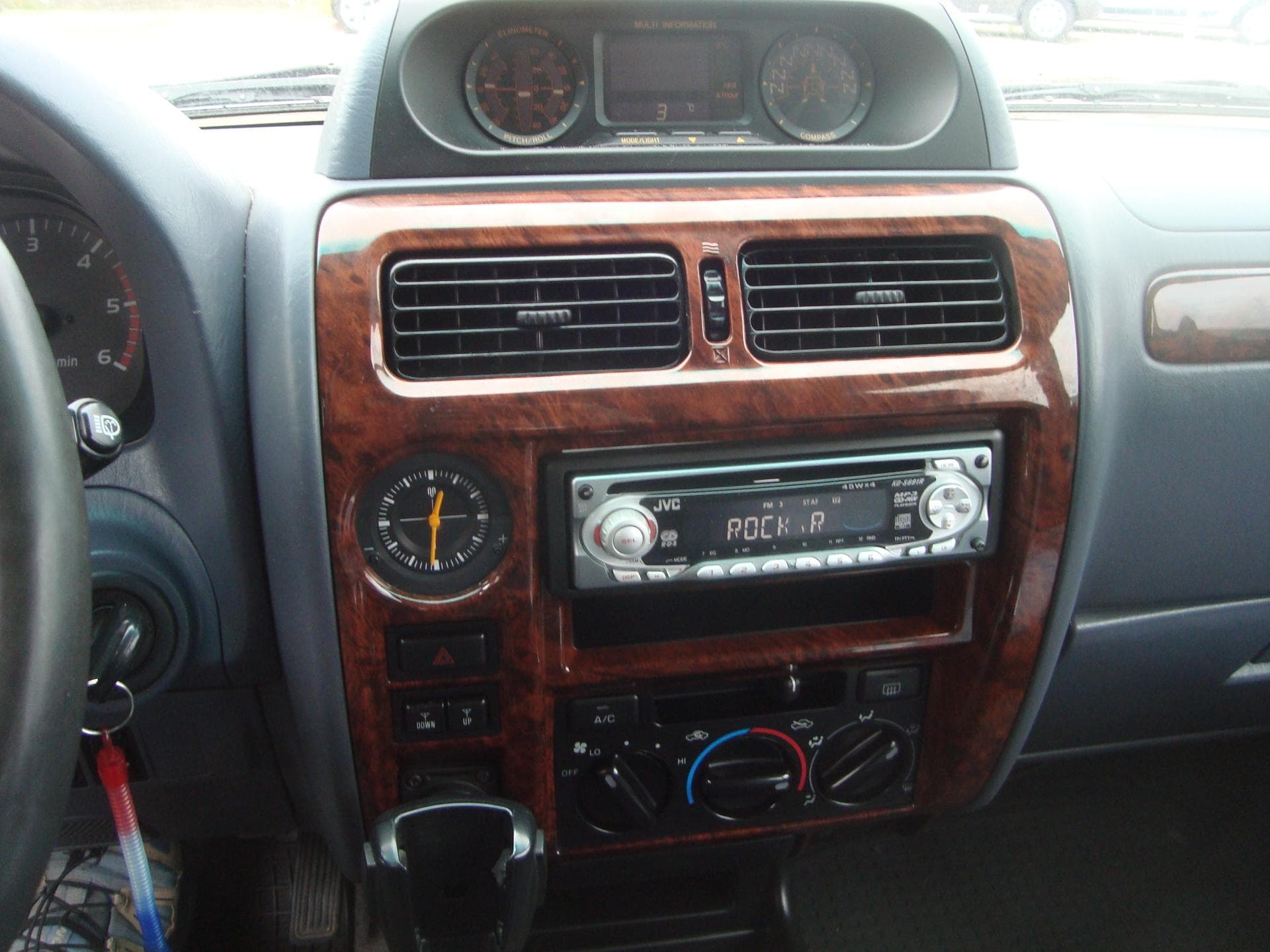 Toyota LAND CRUISER - 12