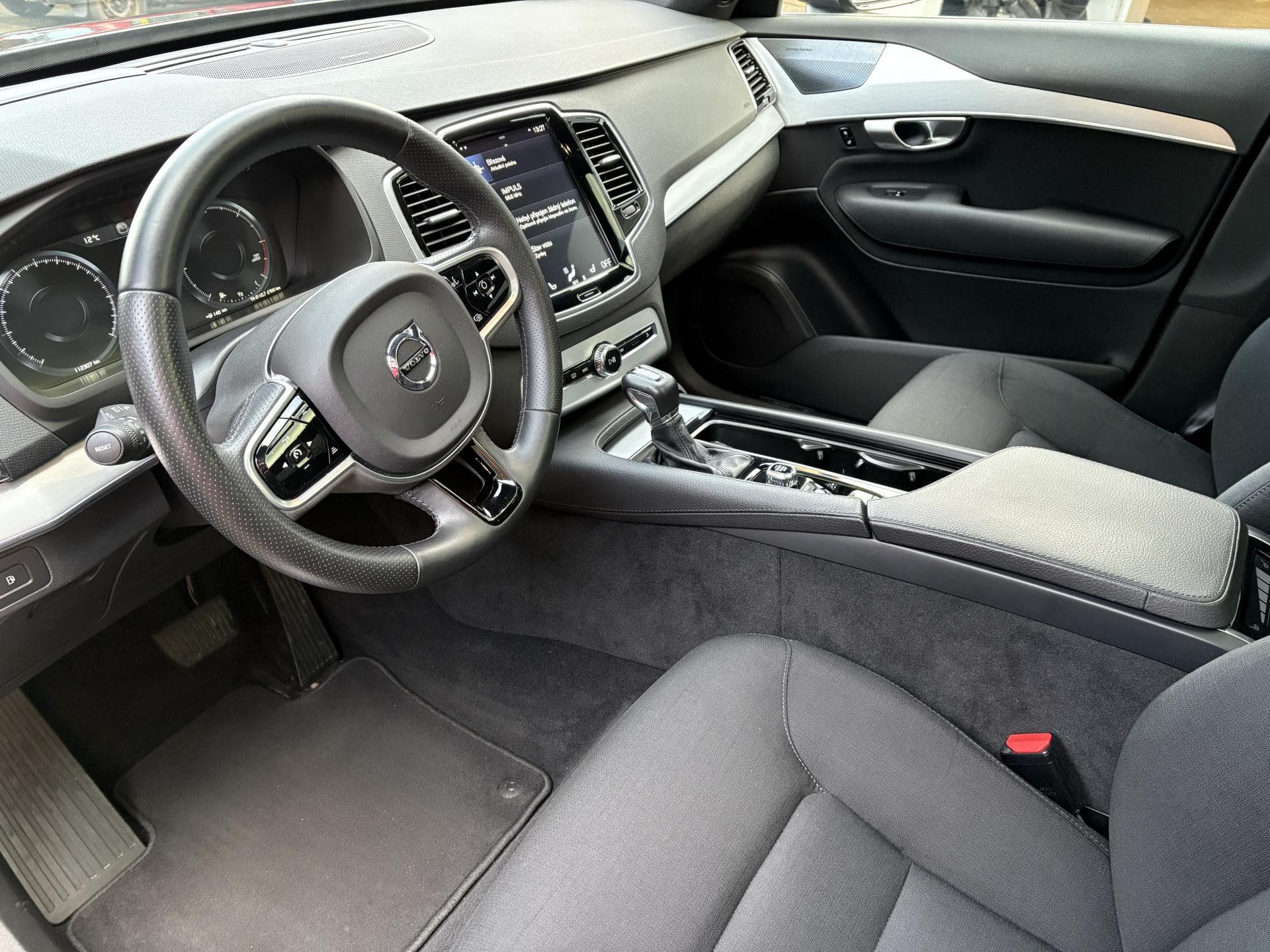 Volvo XC90 - 11