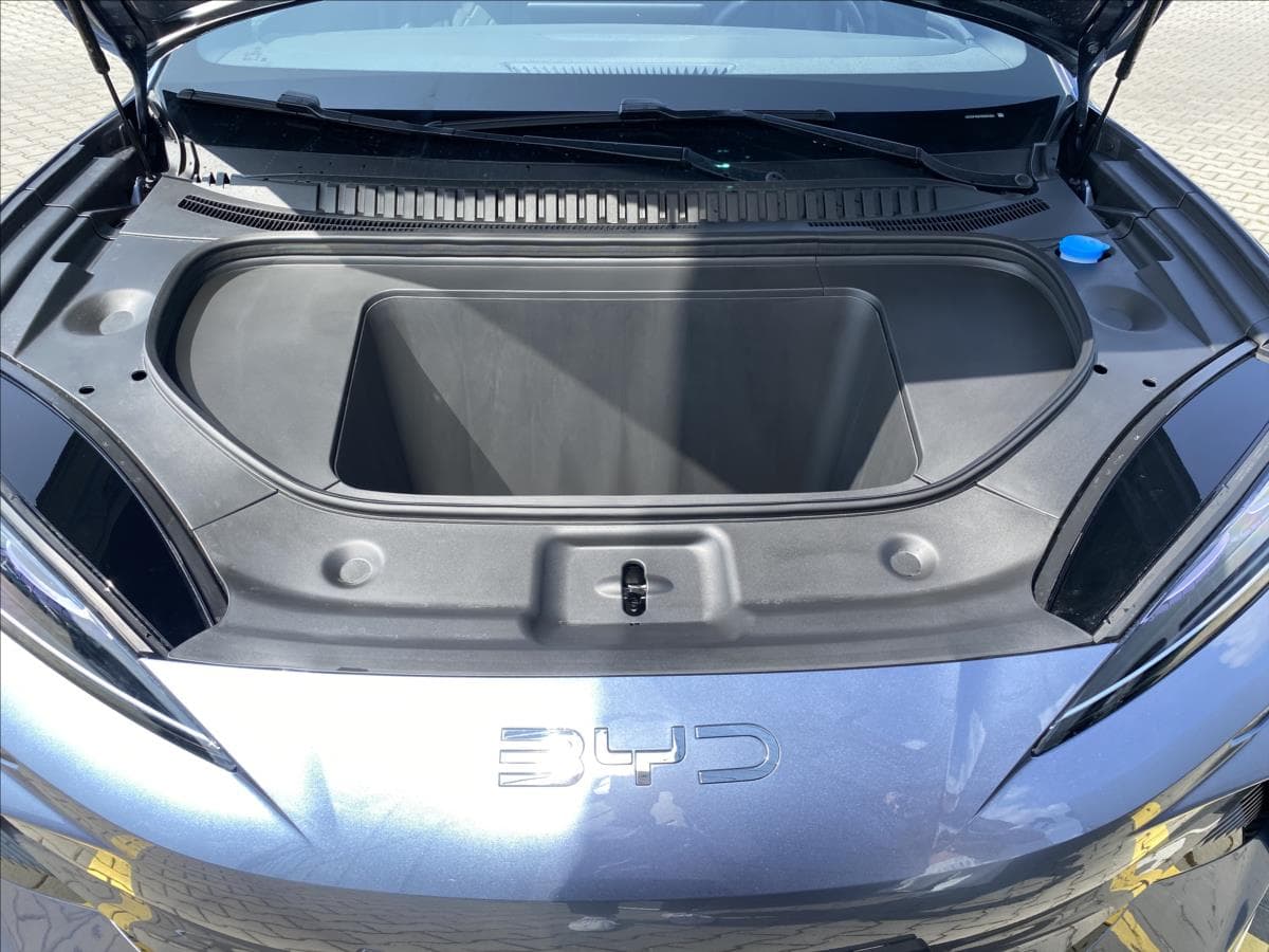 BYD SEALION - 12
