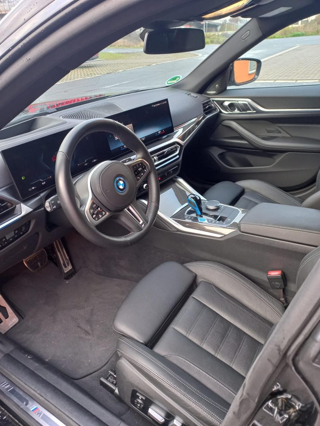 BMW i4 - 10
