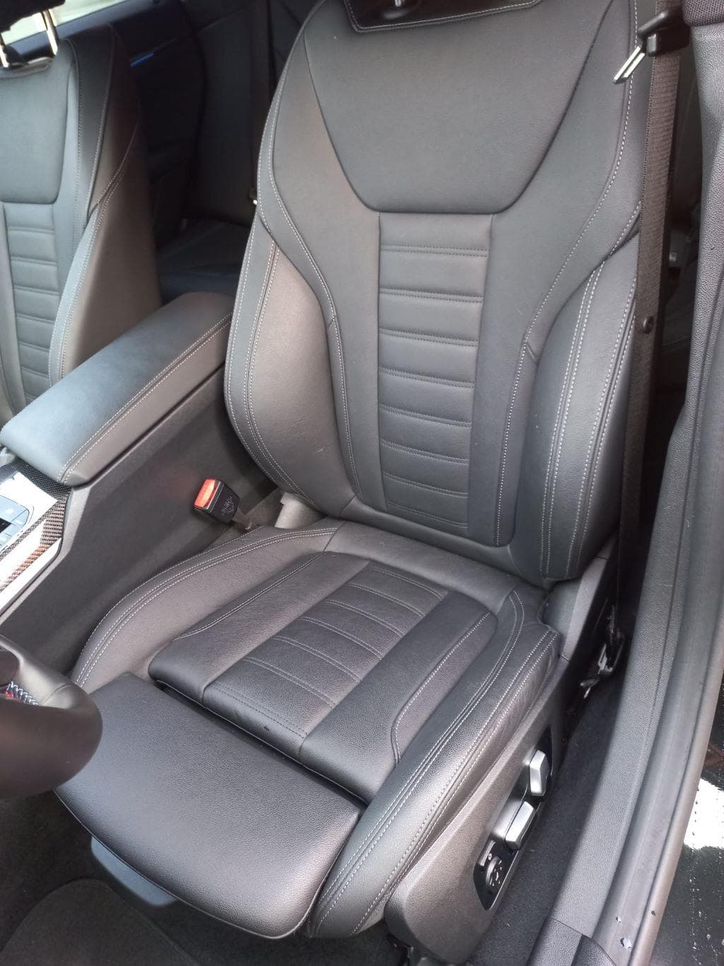 BMW i4 - 11