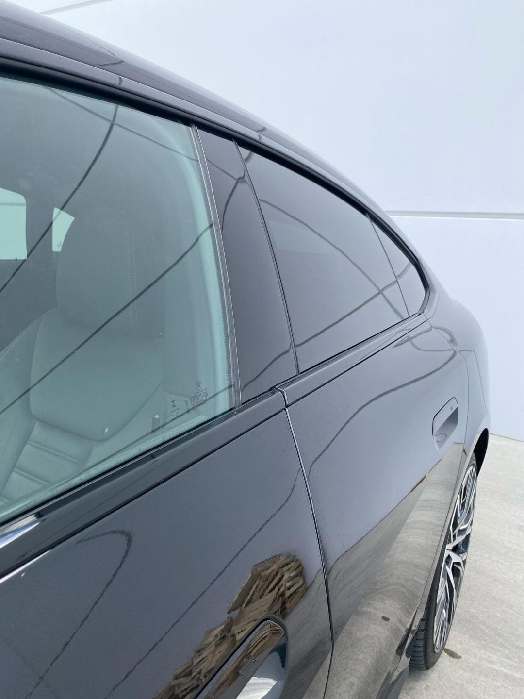 BMW i4 - 8