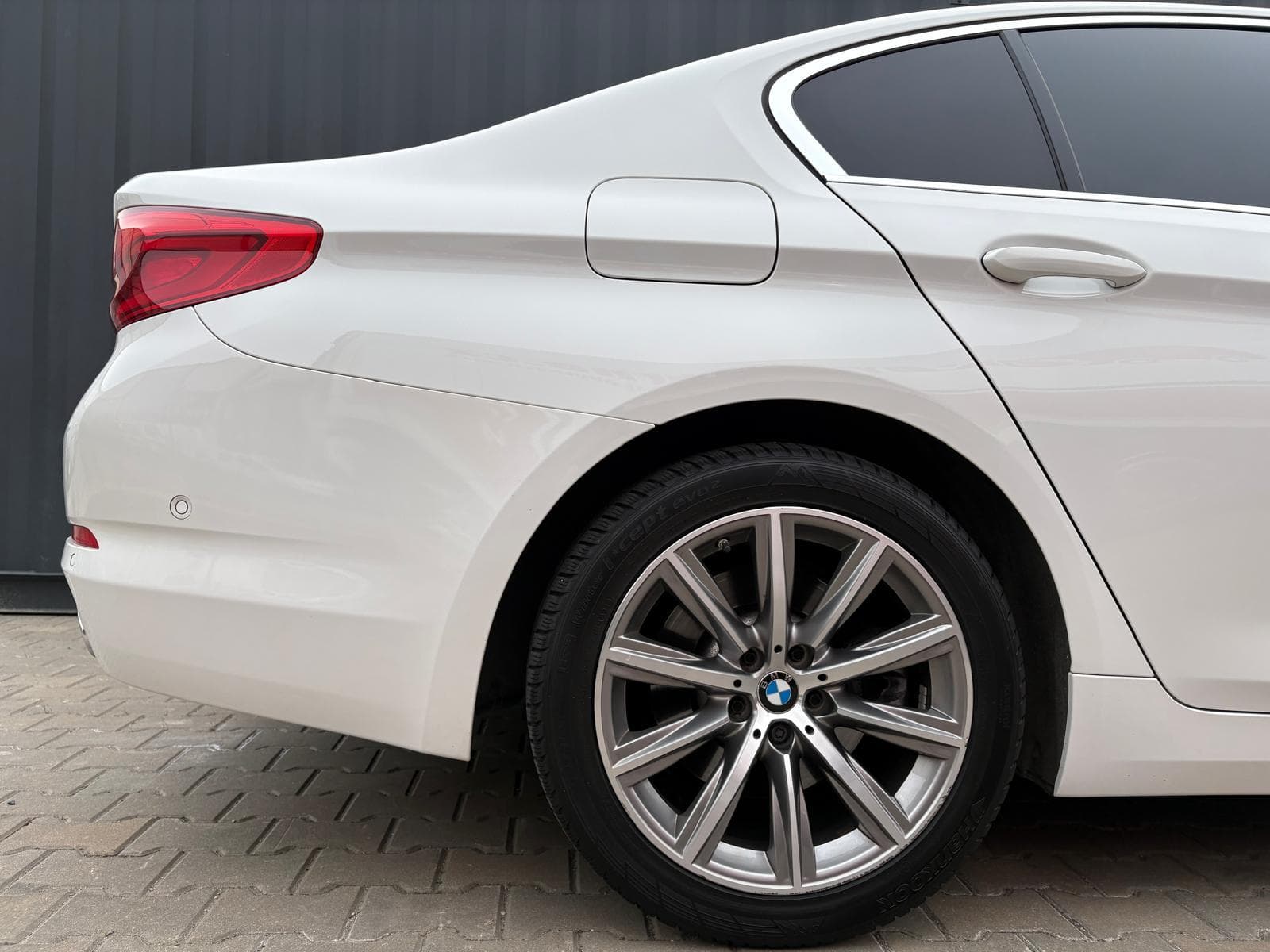 2018 BMW 5-Series - 9