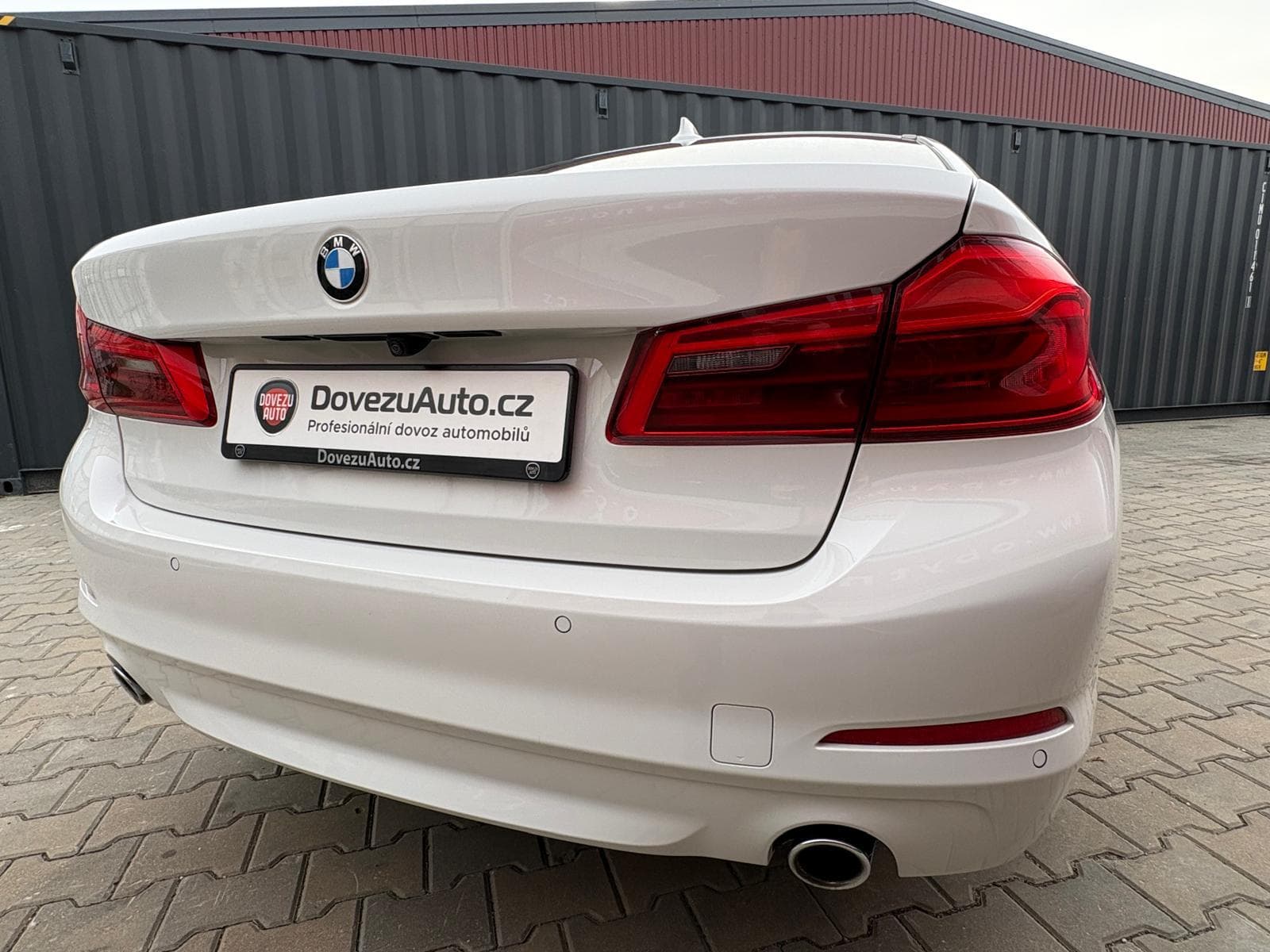 2018 BMW 5-Series - 12