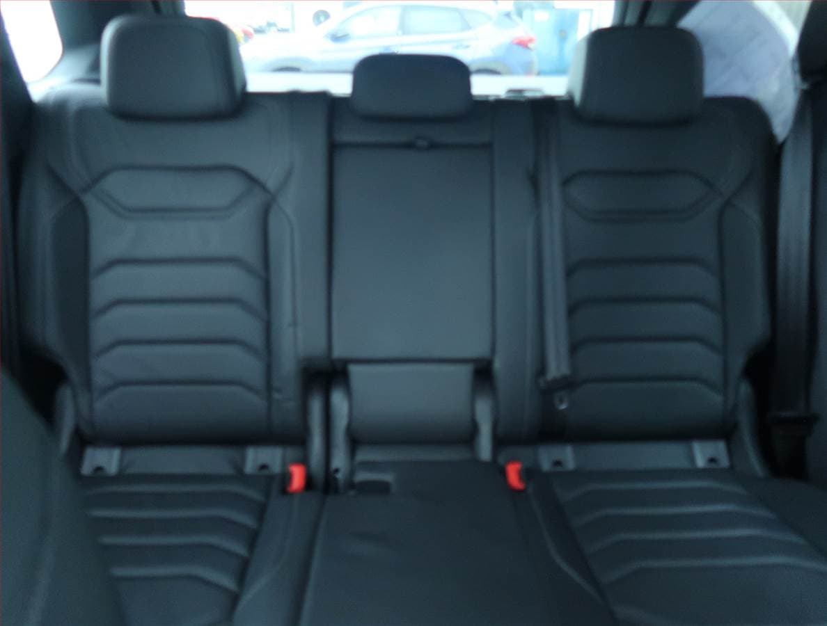 Volkswagen Touareg - 10