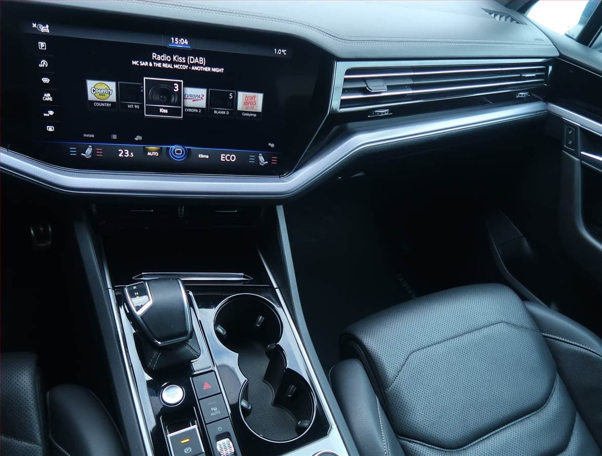 Volkswagen Touareg - 12