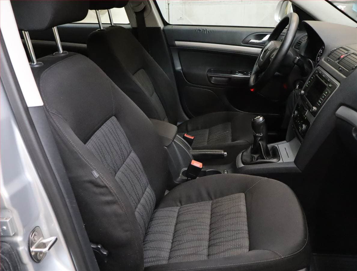 Škoda OCTAVIA - 9