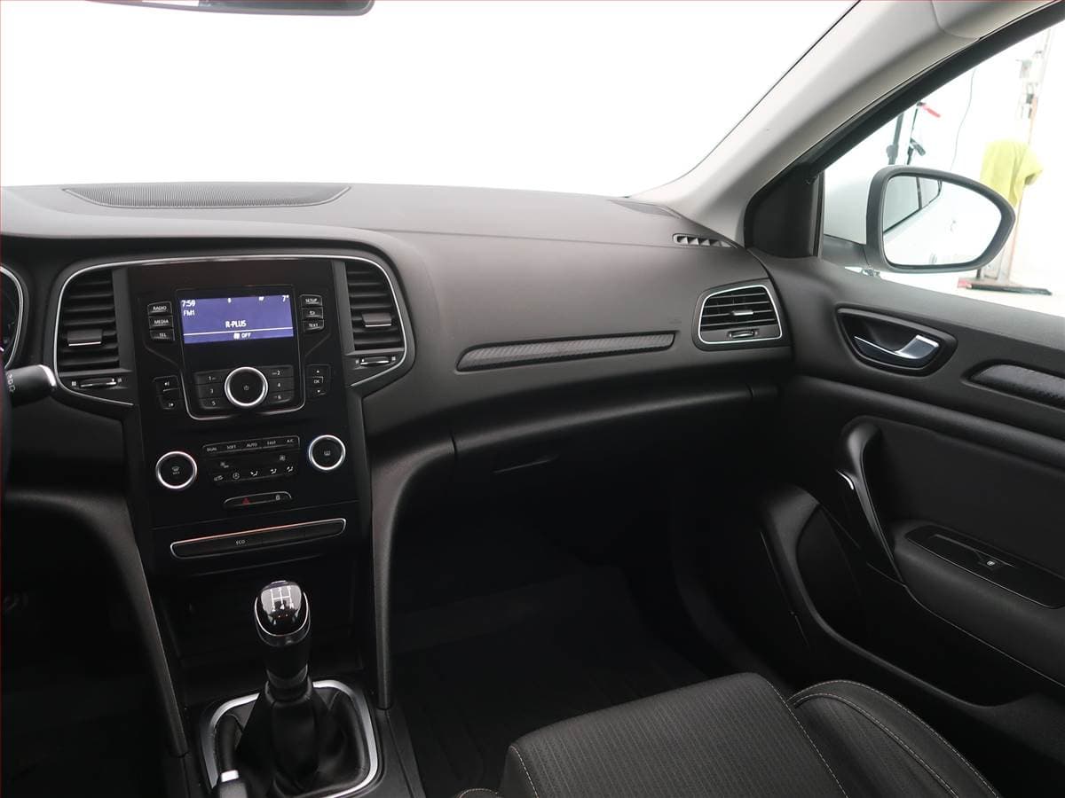 Renault MEGANE - 8