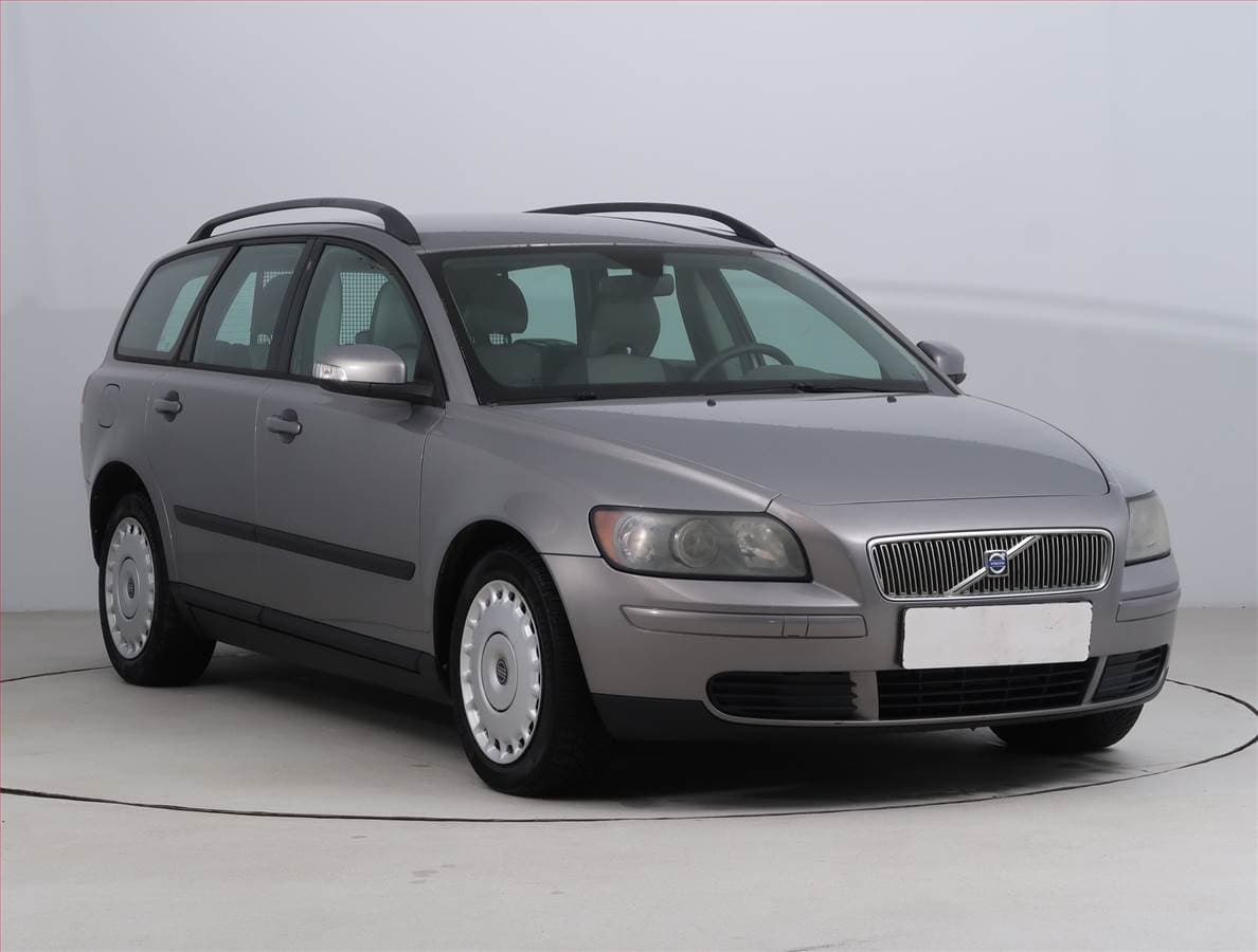 Volvo V50 2.0 D, nová STK, Tažné