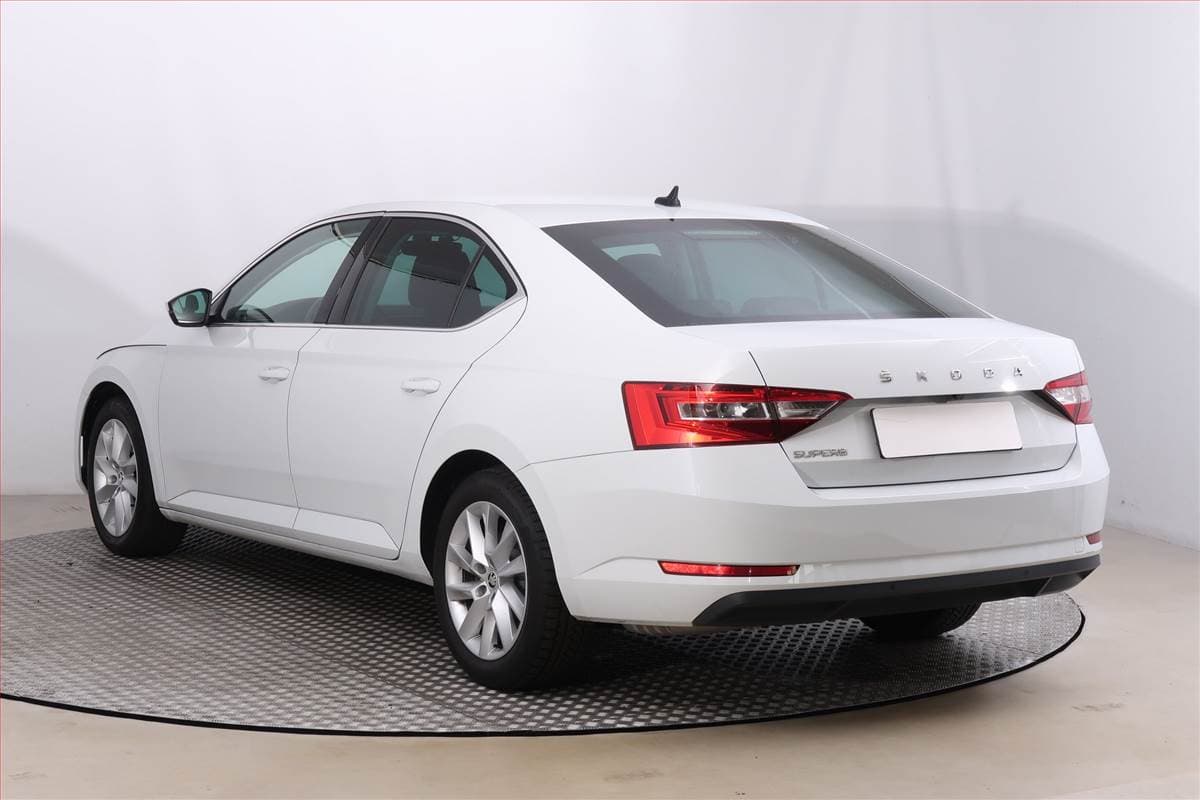 Škoda SUPERB - 4