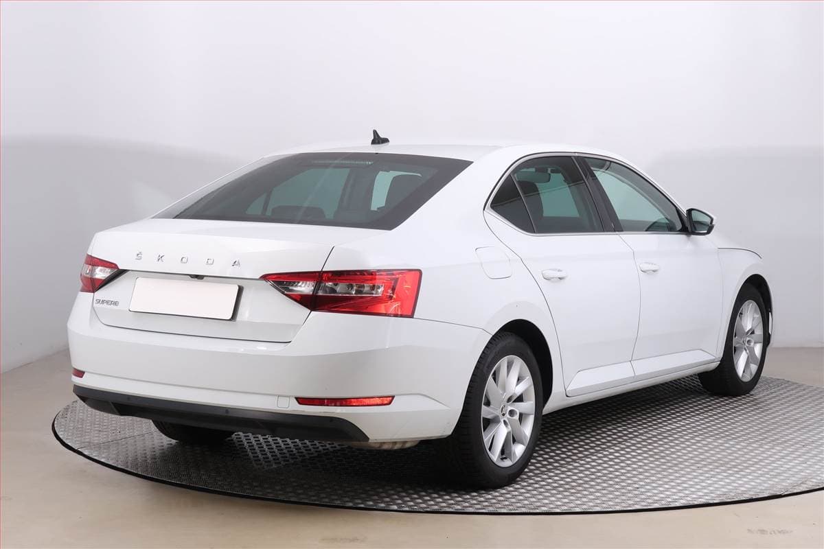 Škoda SUPERB - 5